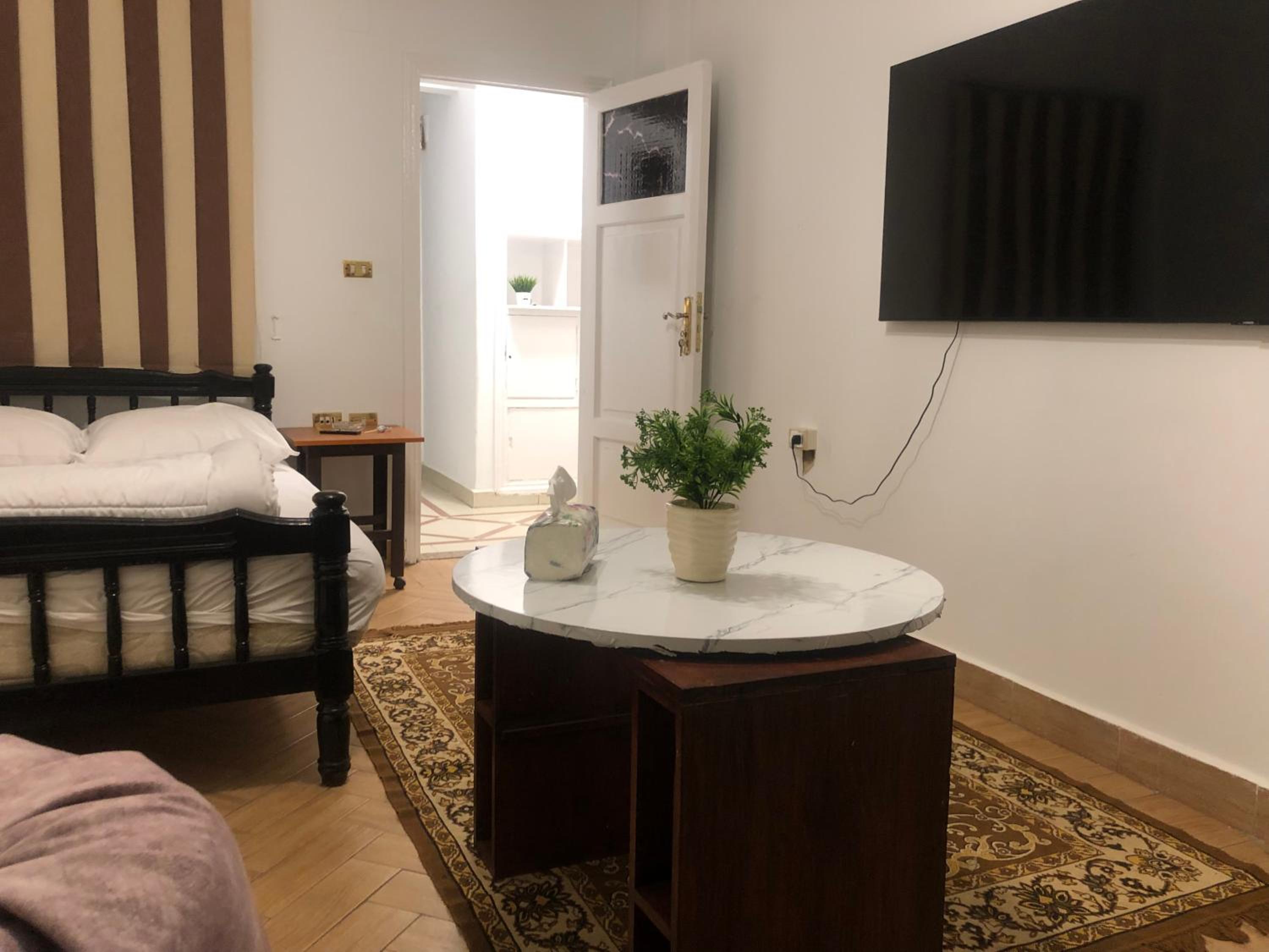cozy room near the airport