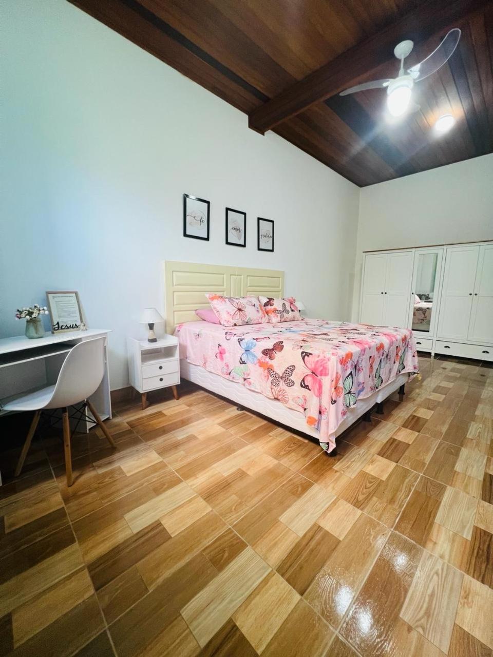 Casa com Piscina