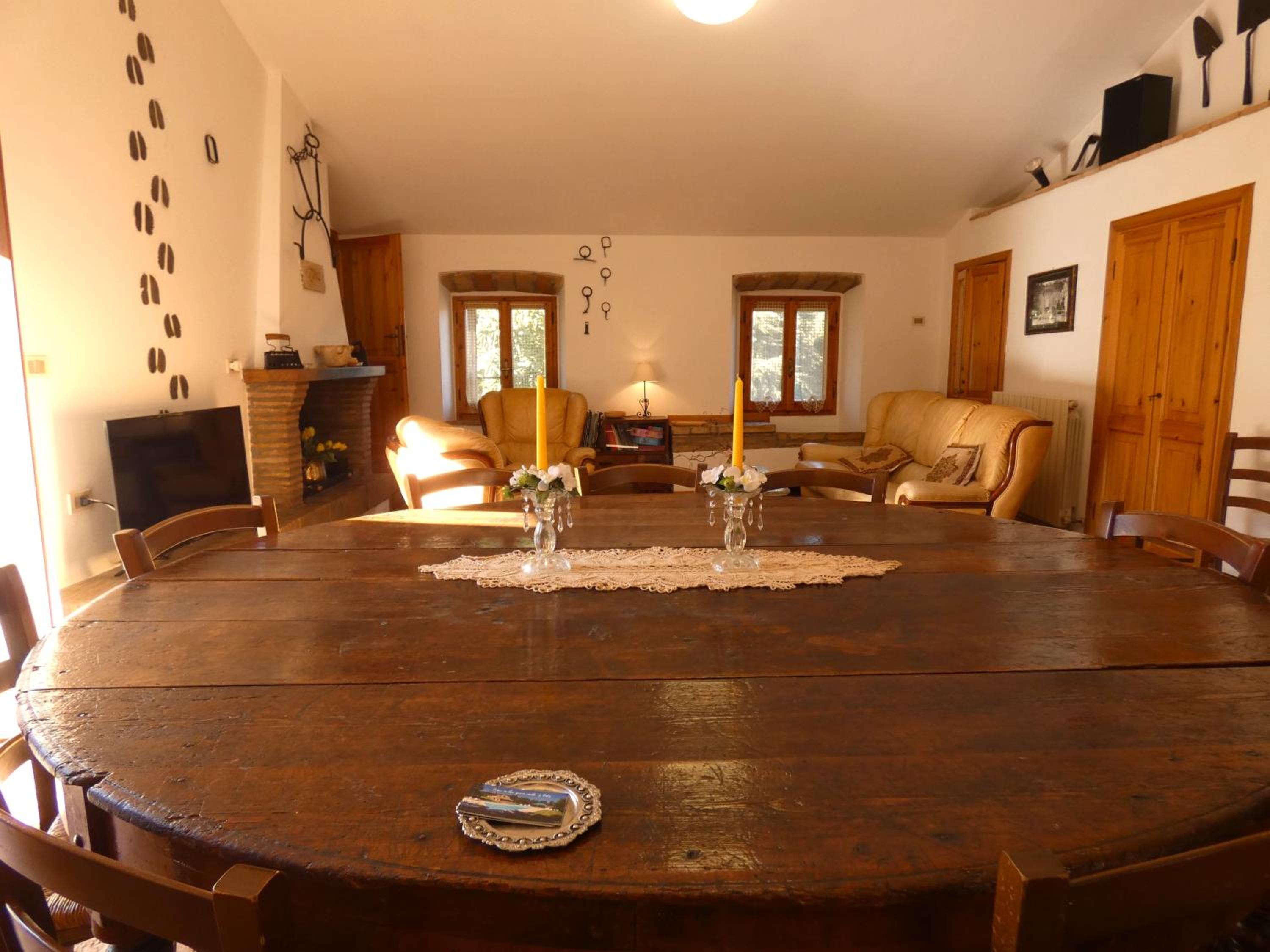 Scappo in Umbria, Casale Piccino