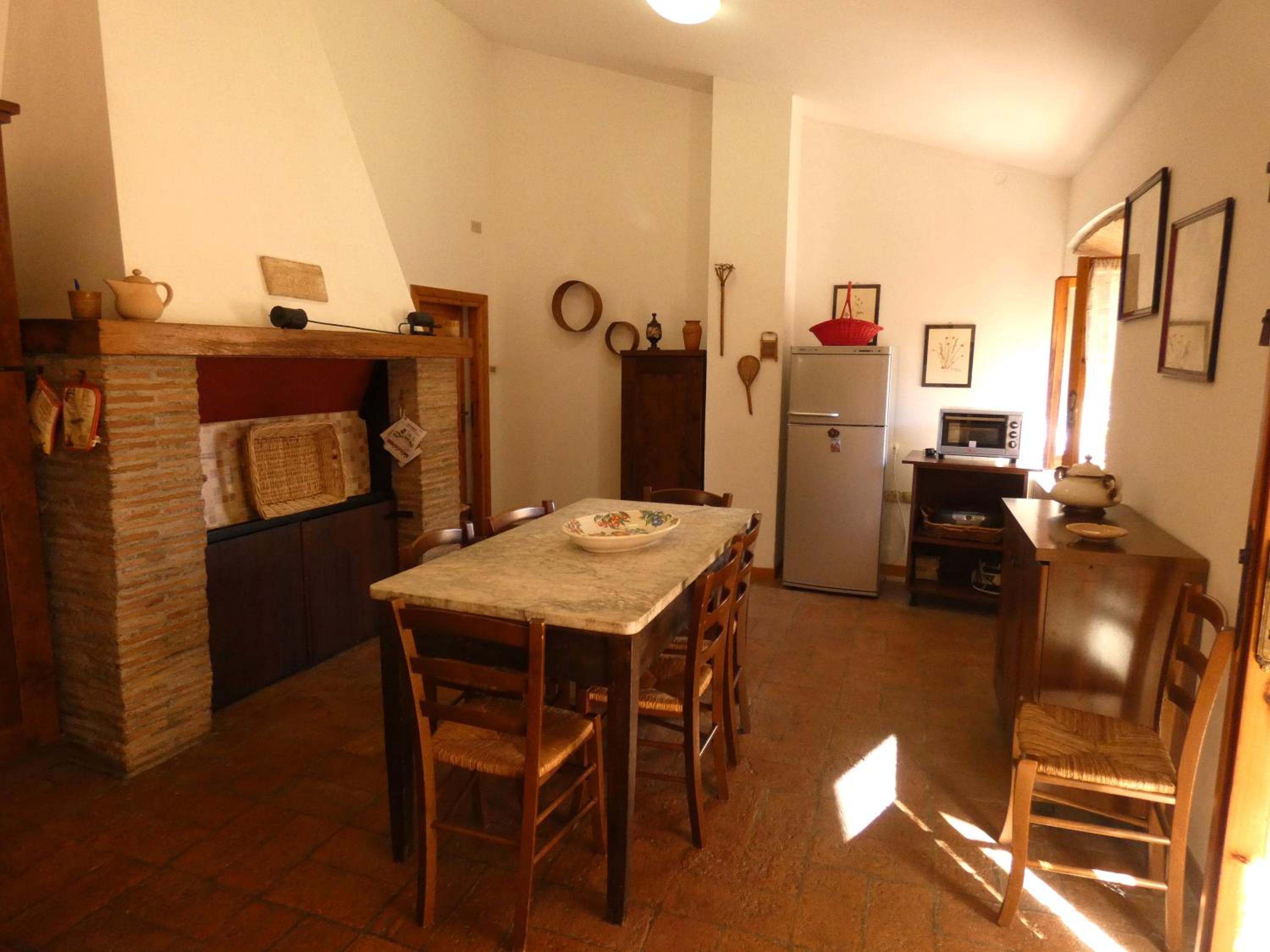 Scappo in Umbria, Casale Piccino