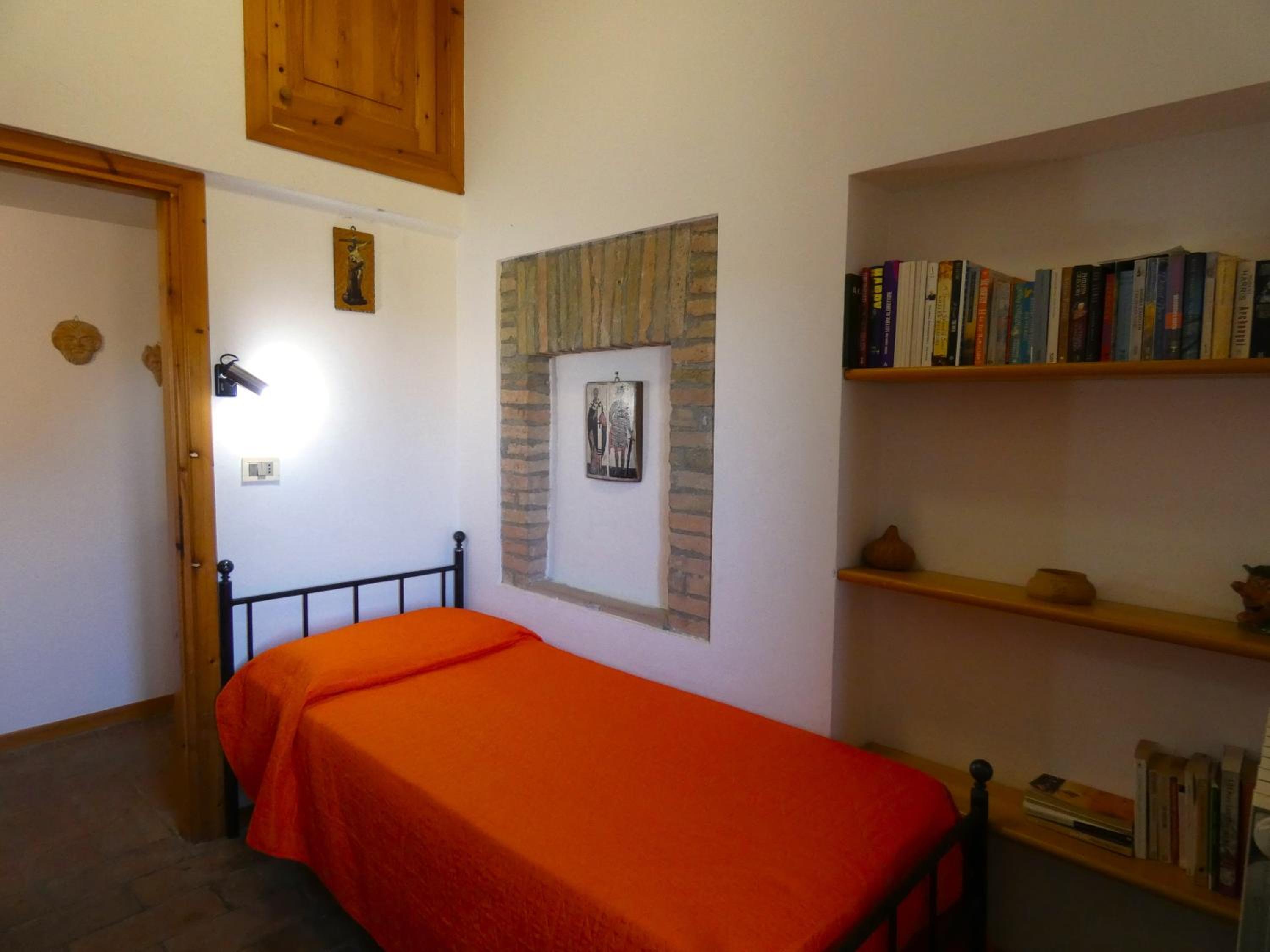 Scappo in Umbria, Casale Piccino