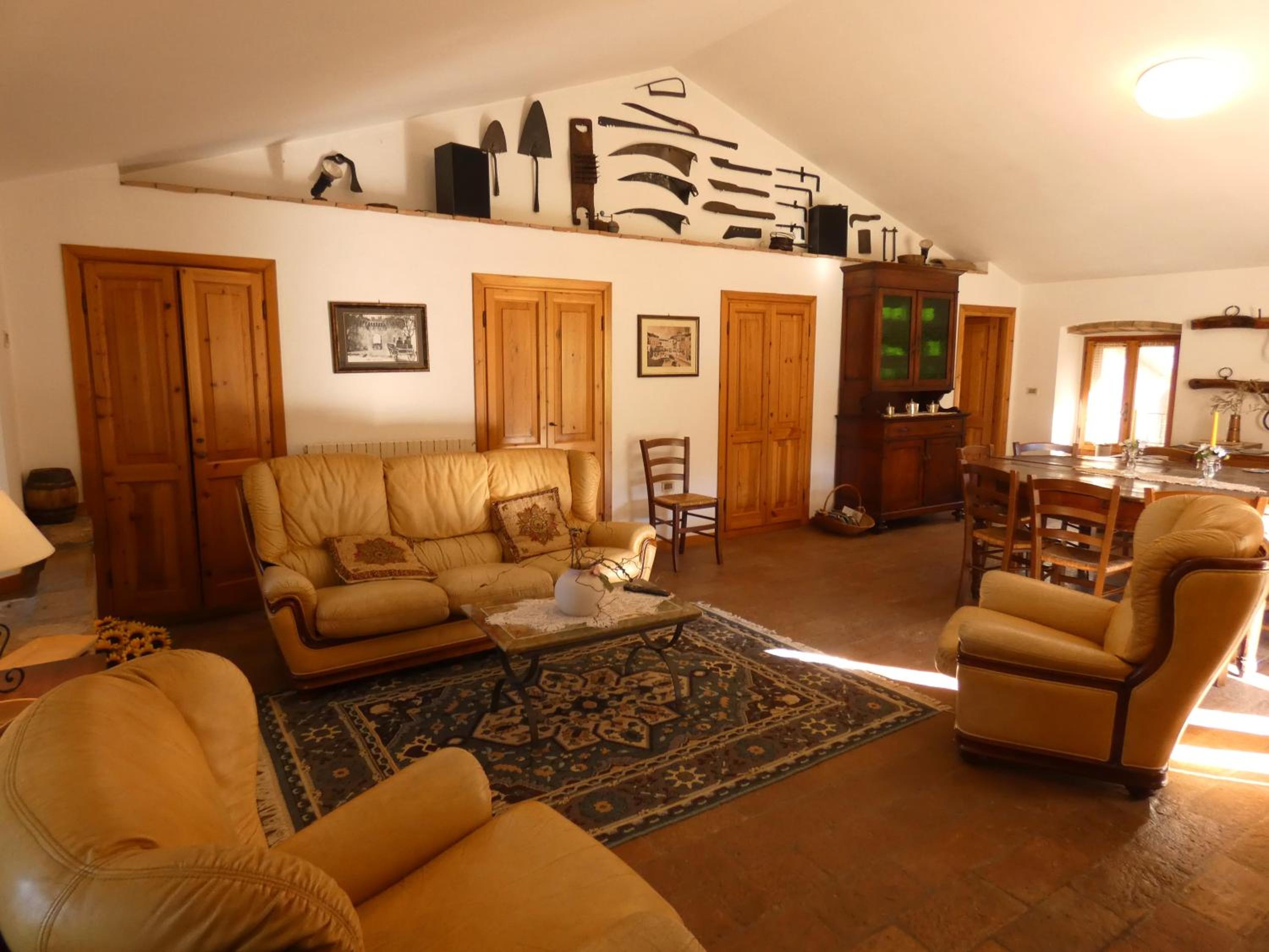 Scappo in Umbria, Casale Piccino