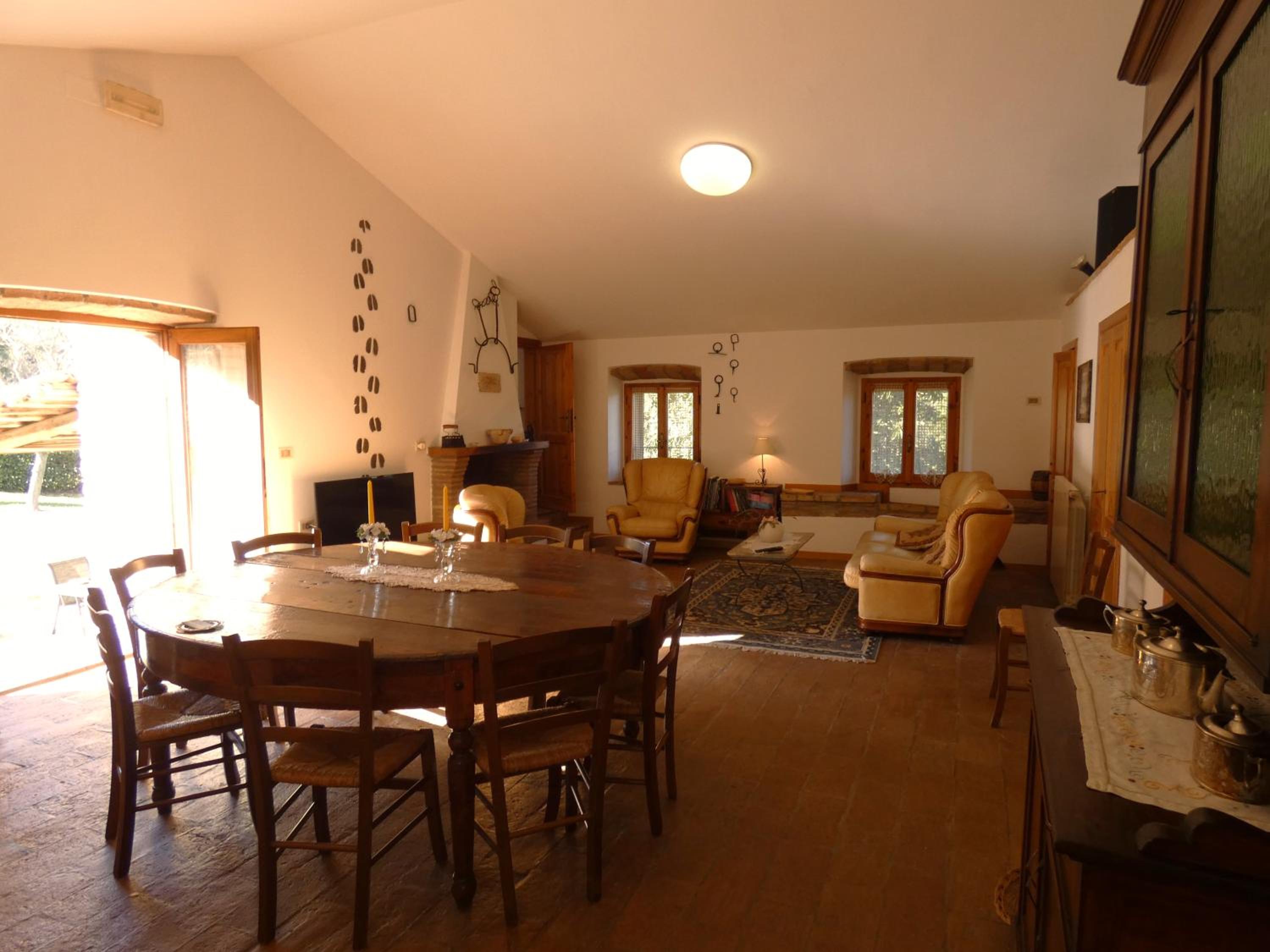 Scappo in Umbria, Casale Piccino