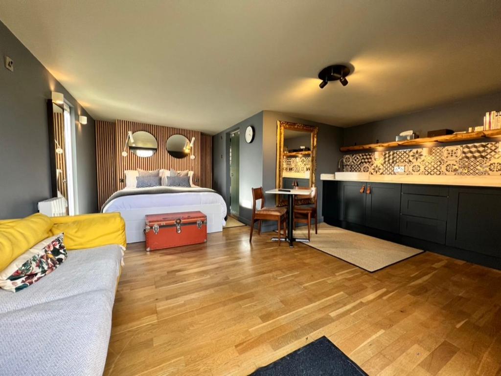 Tavistock Vacations - Rockmount Rooms  Apartment - Property Image 4