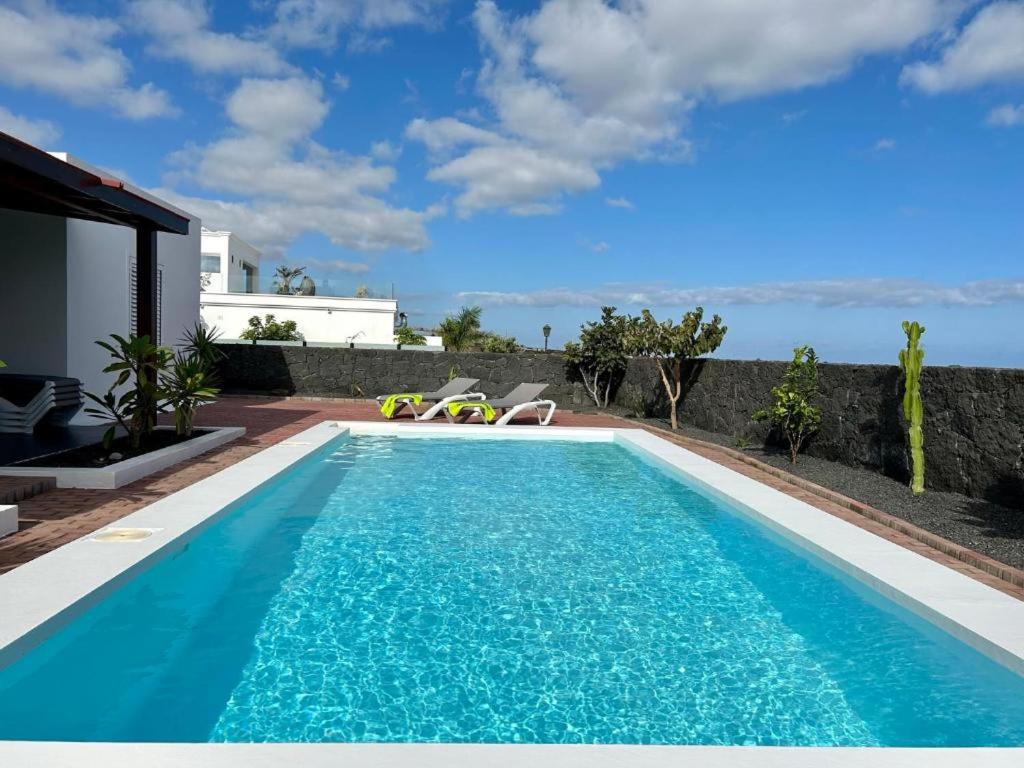 Hotel Villa Pol Lanzarote - Image 1