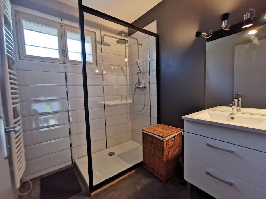 Millerand maison climatisation 3 chambres jardin et stationnement proche intra muros