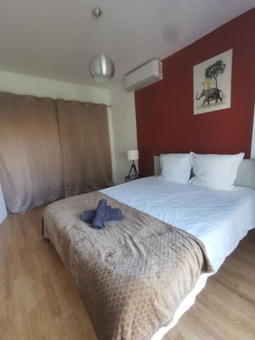 Millerand maison climatisation 3 chambres jardin et stationnement proche intra muros