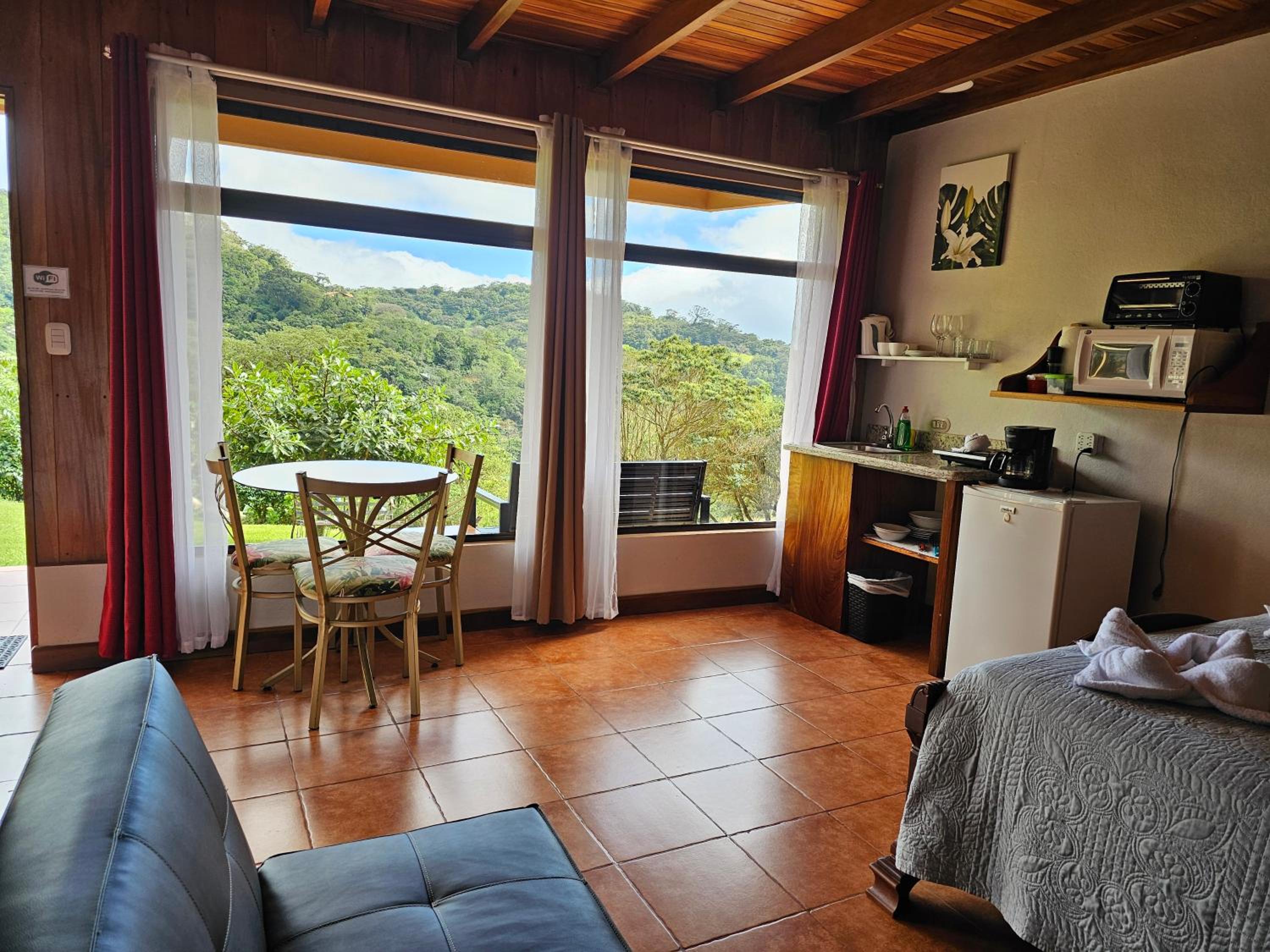 Monteluna Studios Monteverde