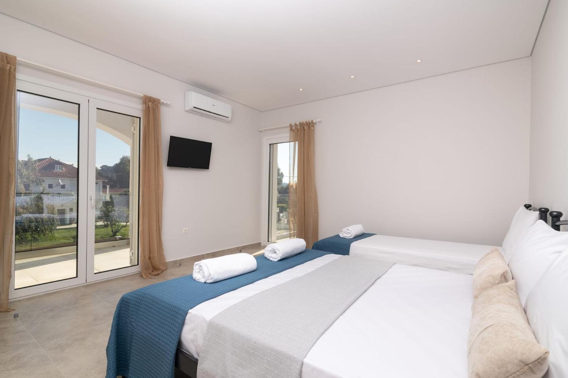 Modern Zante Villa - Private Pool - 2 Bedrooms & Bathrooms - Villa Tsilivi - Resort Centre Location view 3
