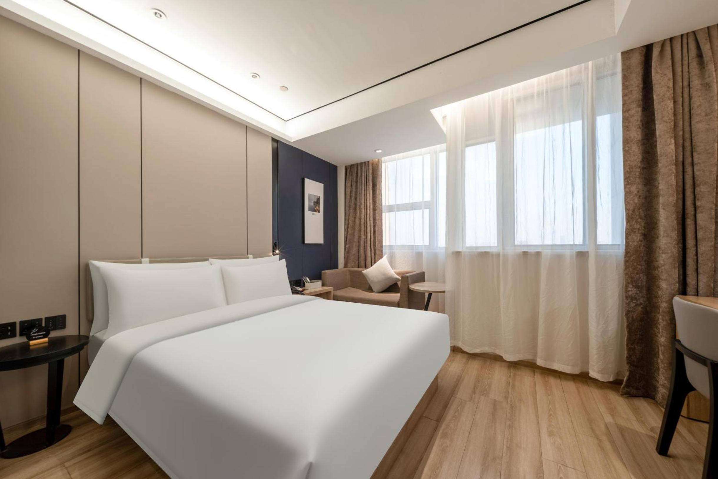 Atour Hotel Xiasha Branch