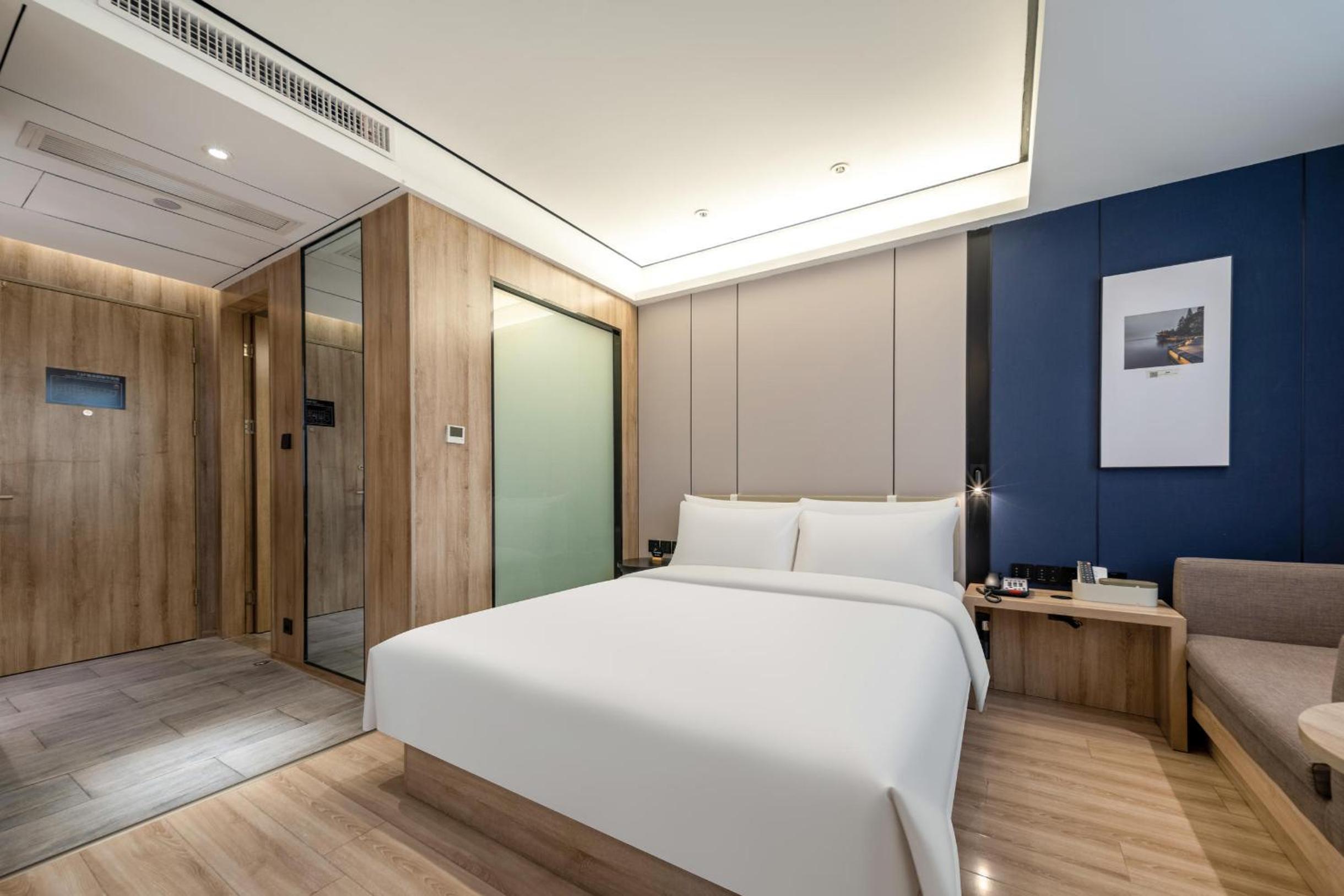 Atour Hotel Xiasha Branch