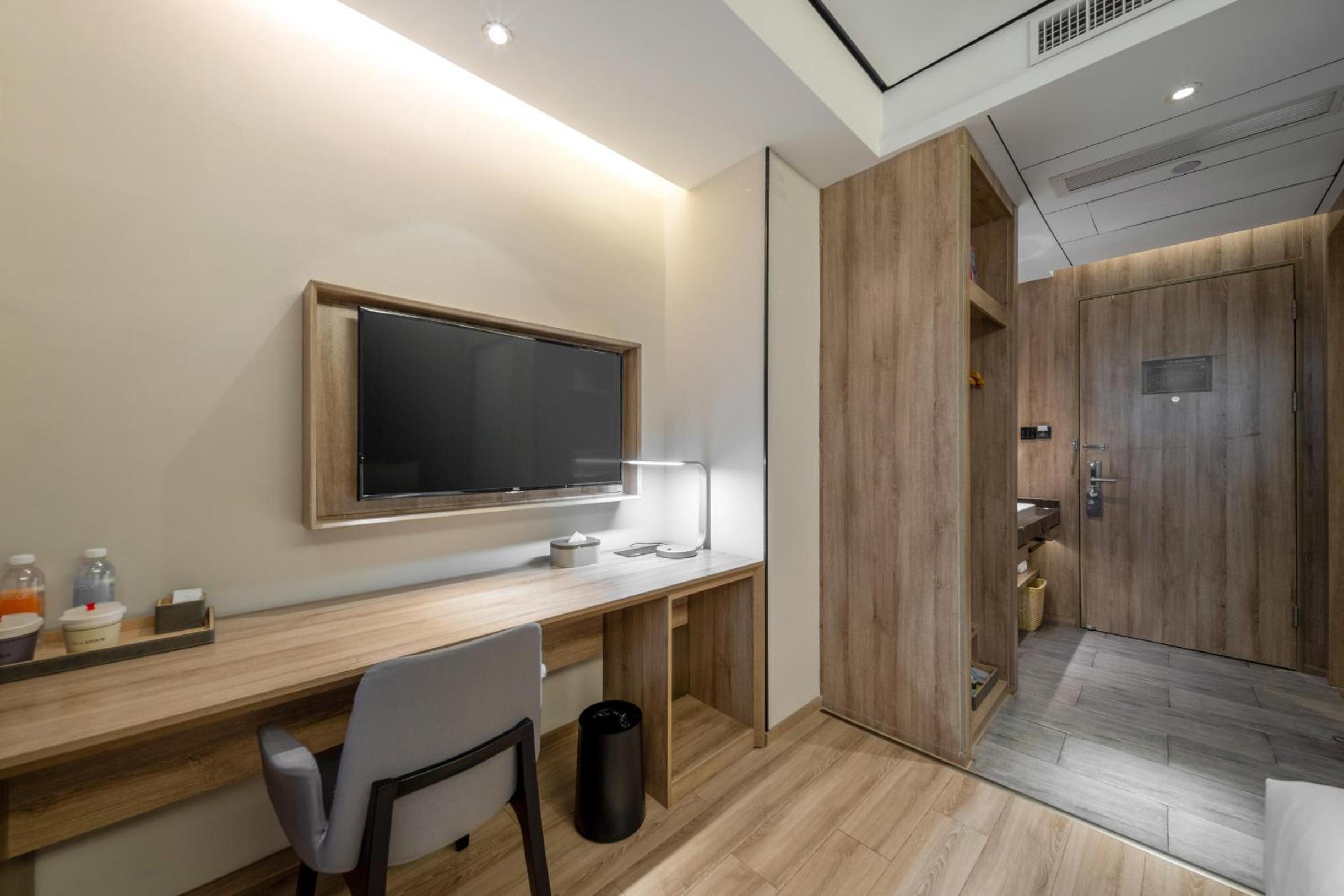 Atour Hotel Xiasha Branch