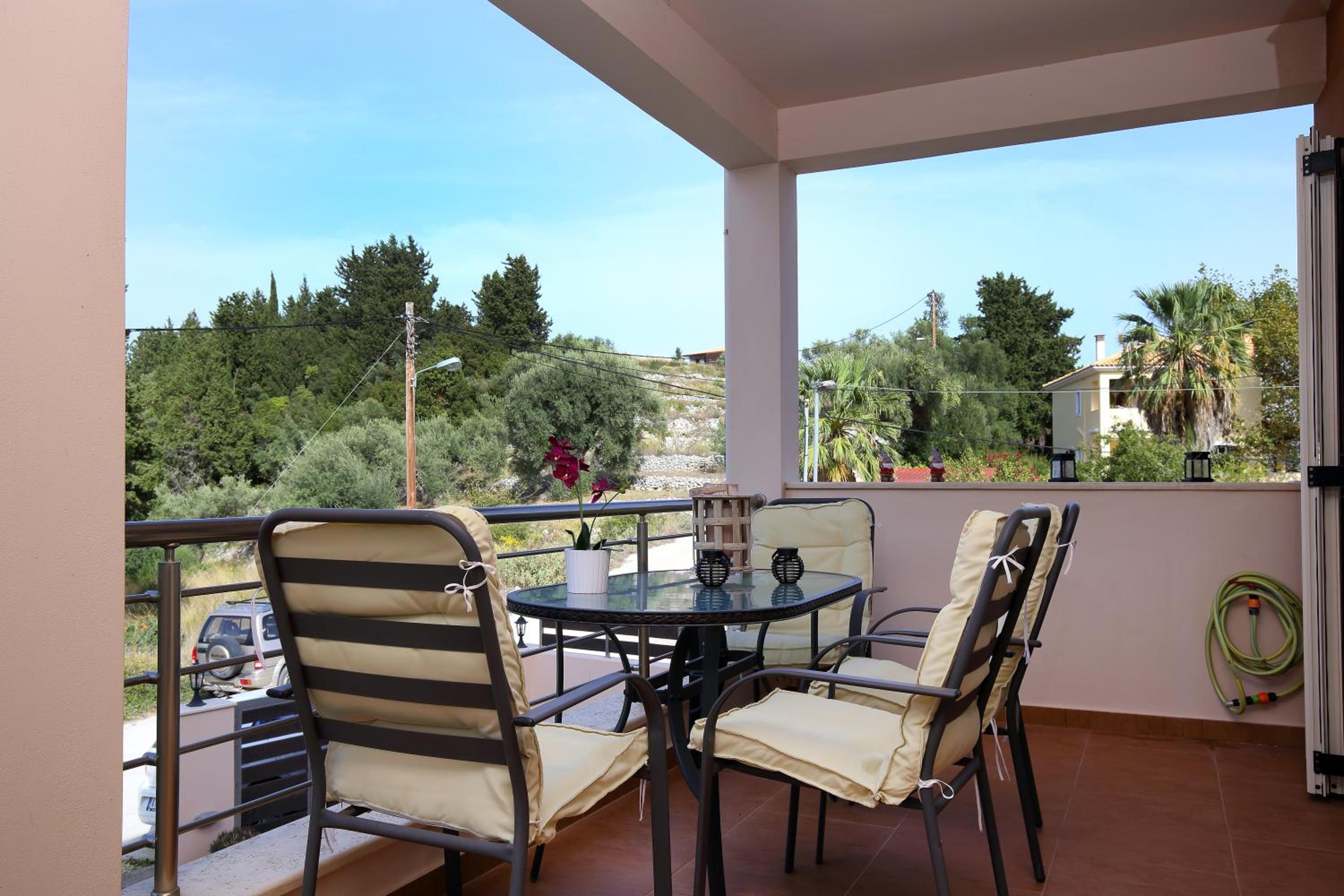 Cozy family home in Katouna