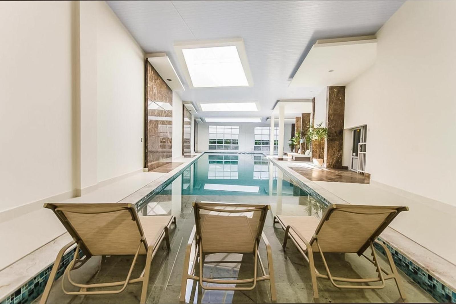 2 Dorms Andar Alto com Piscina aquecida PINHEIROS - 5 Pessoas