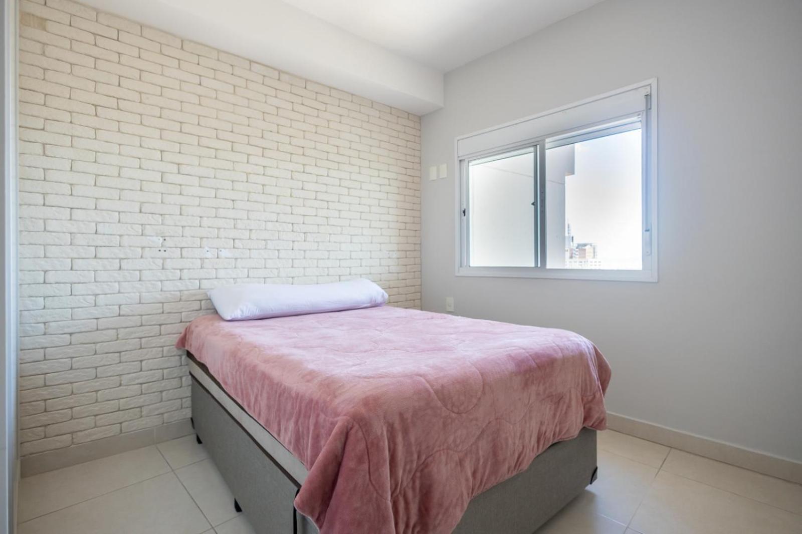 2 Dorms Andar Alto com Piscina aquecida PINHEIROS - 5 Pessoas