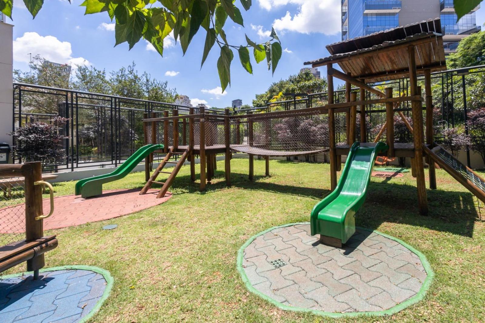 2 Dorms Andar Alto com Piscina aquecida PINHEIROS - 5 Pessoas