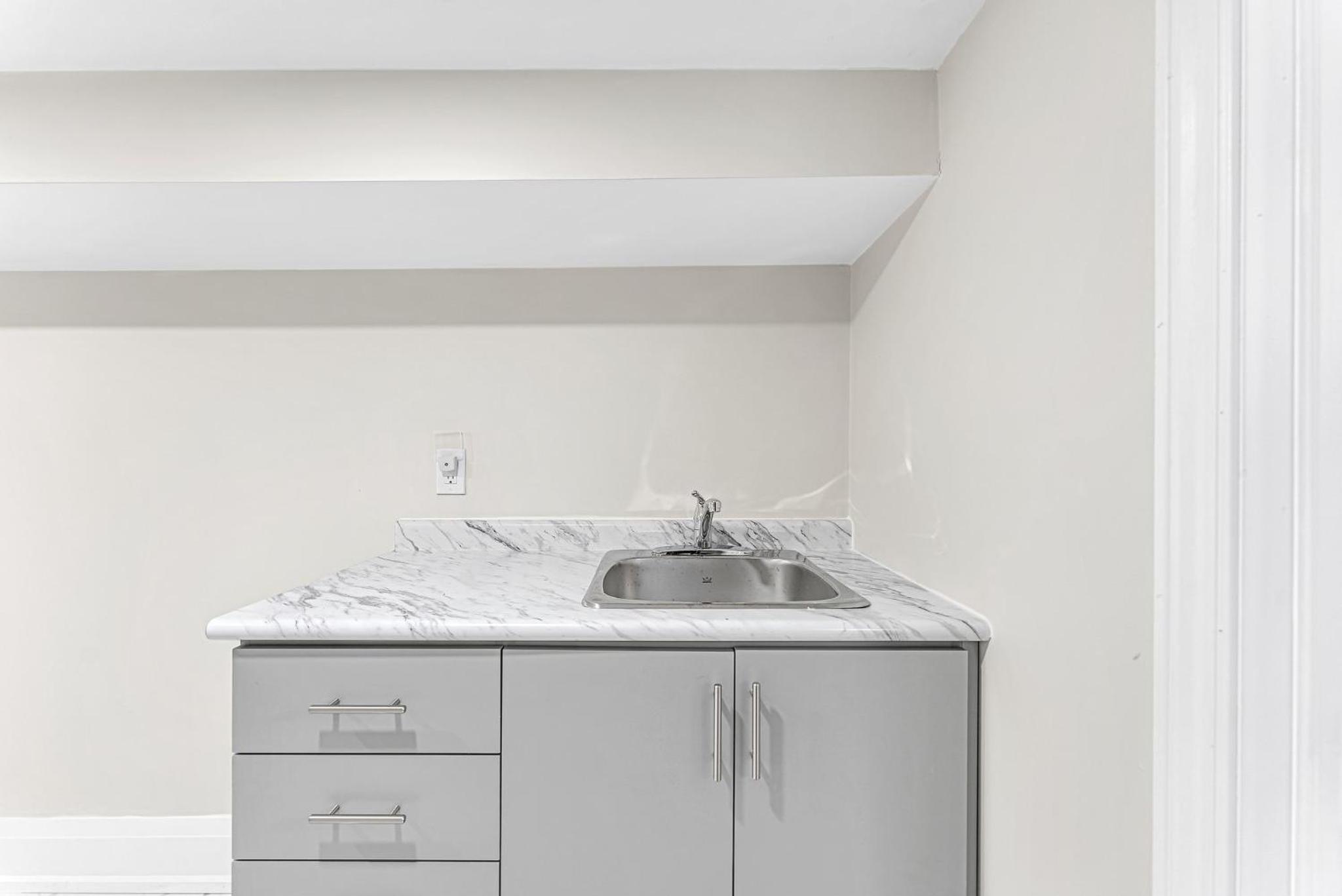 Spacious Home 5 Min Walk to Falls