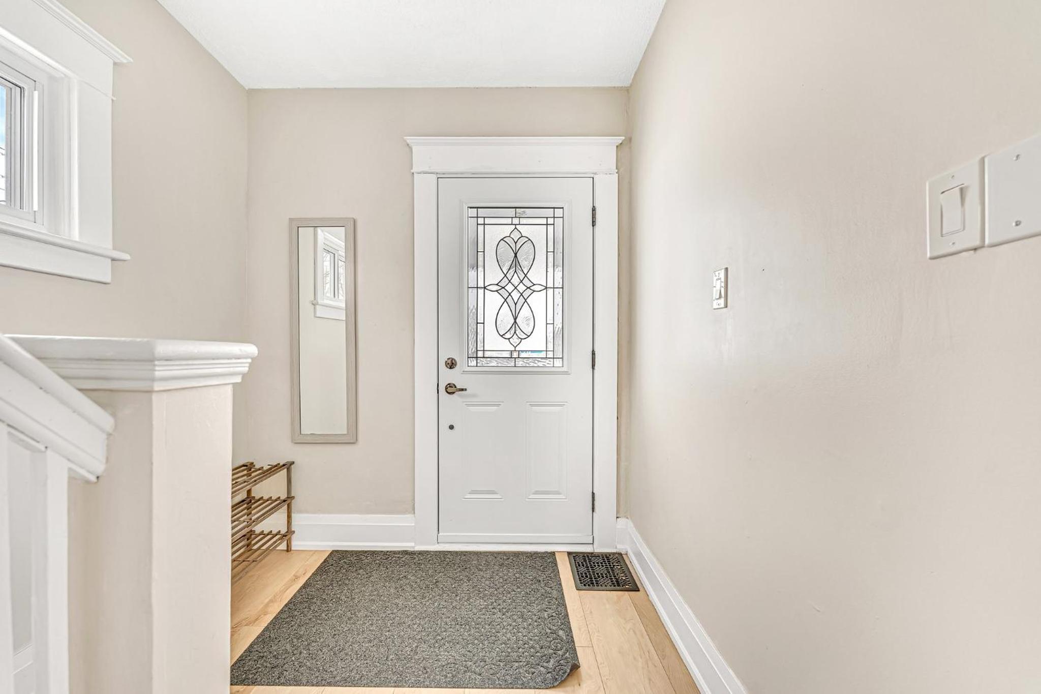 Spacious Home 5 Min Walk to Falls