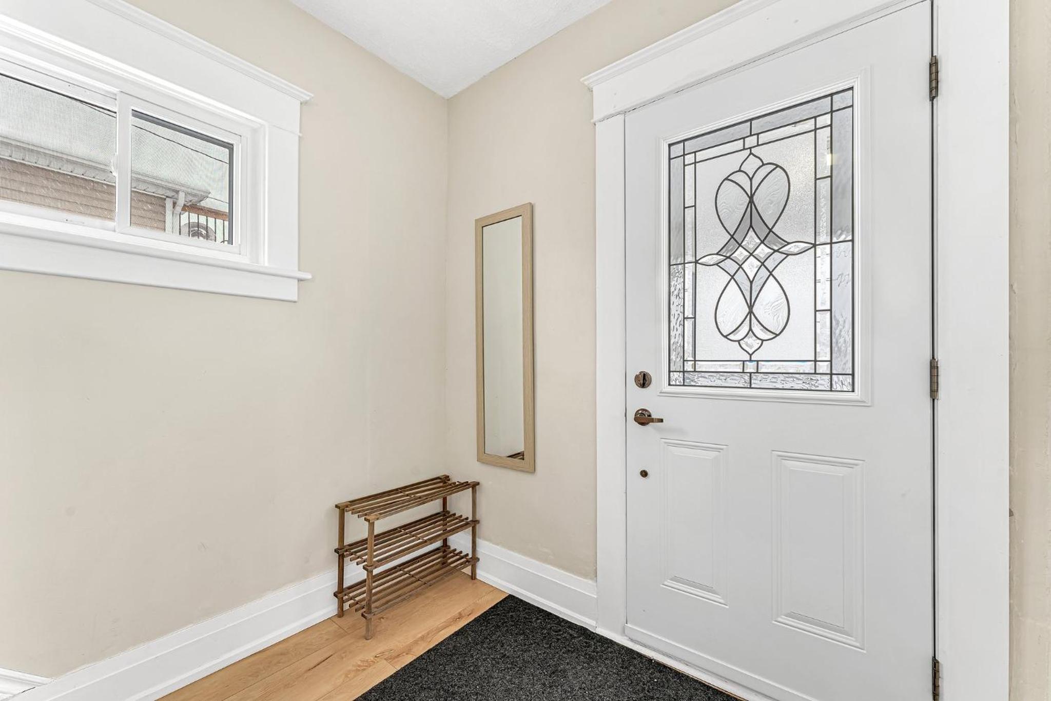 Spacious Home 5 Min Walk to Falls