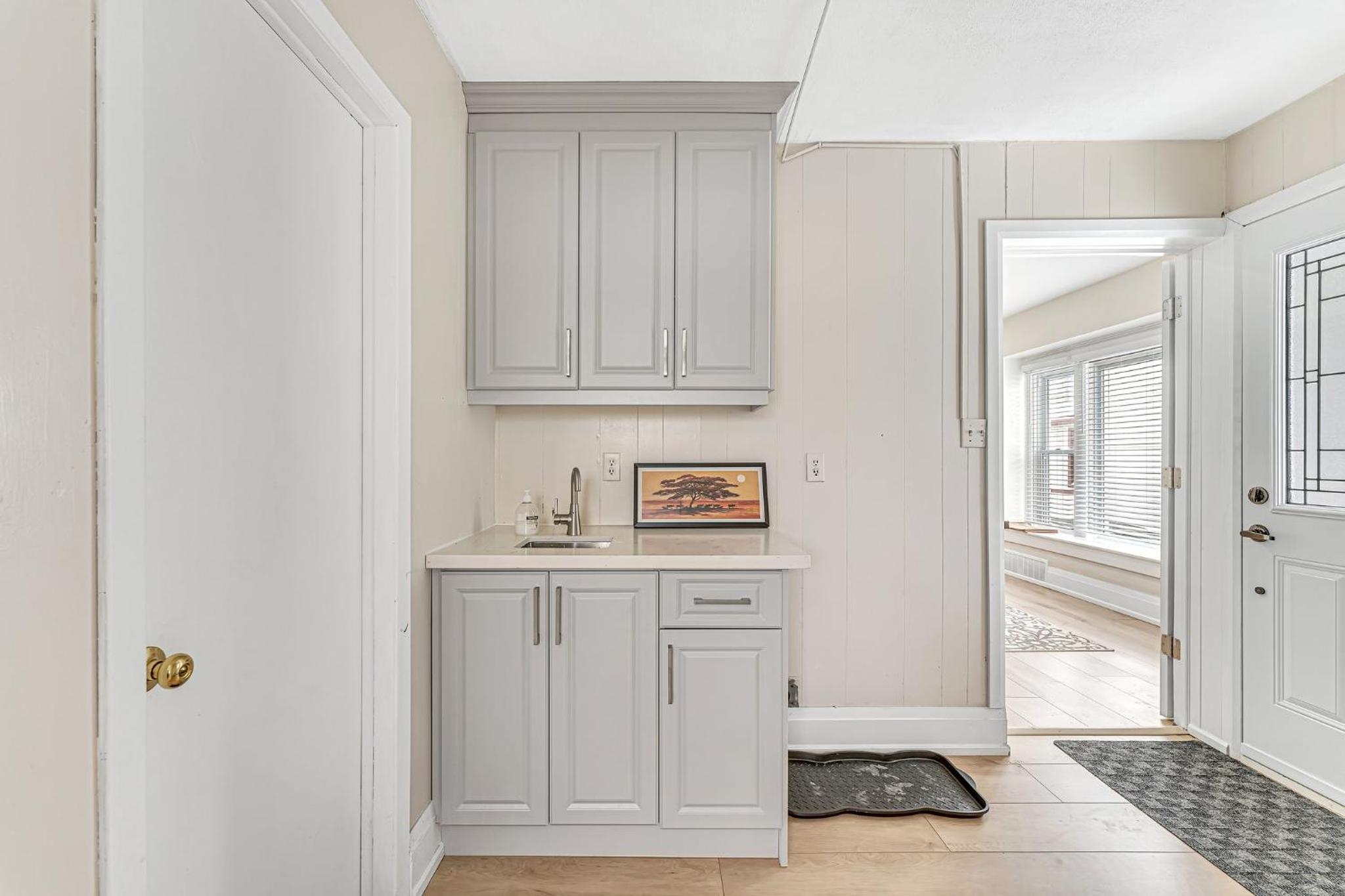 Spacious Home 5 Min Walk to Falls