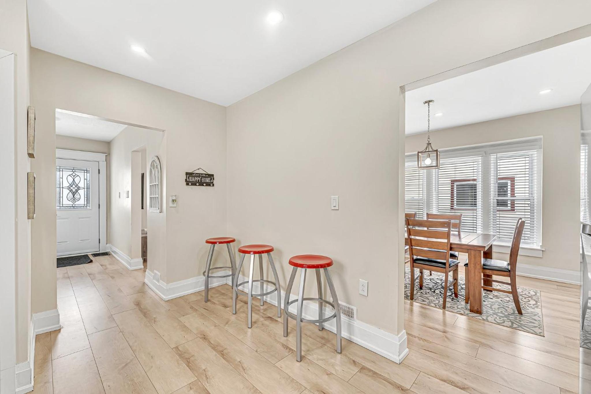 Spacious Home 5 Min Walk to Falls
