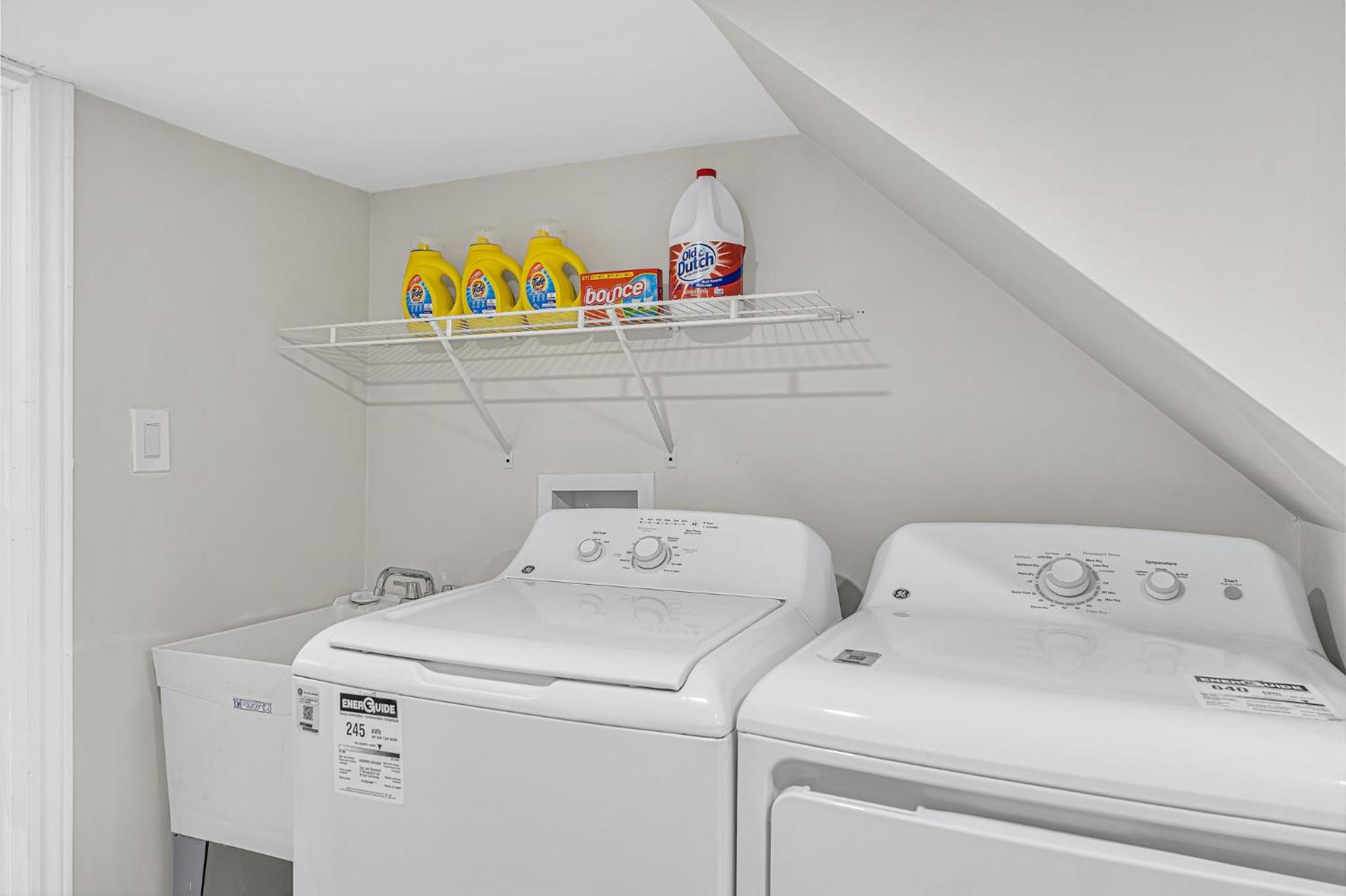 Spacious Home 5 Min Walk to Falls
