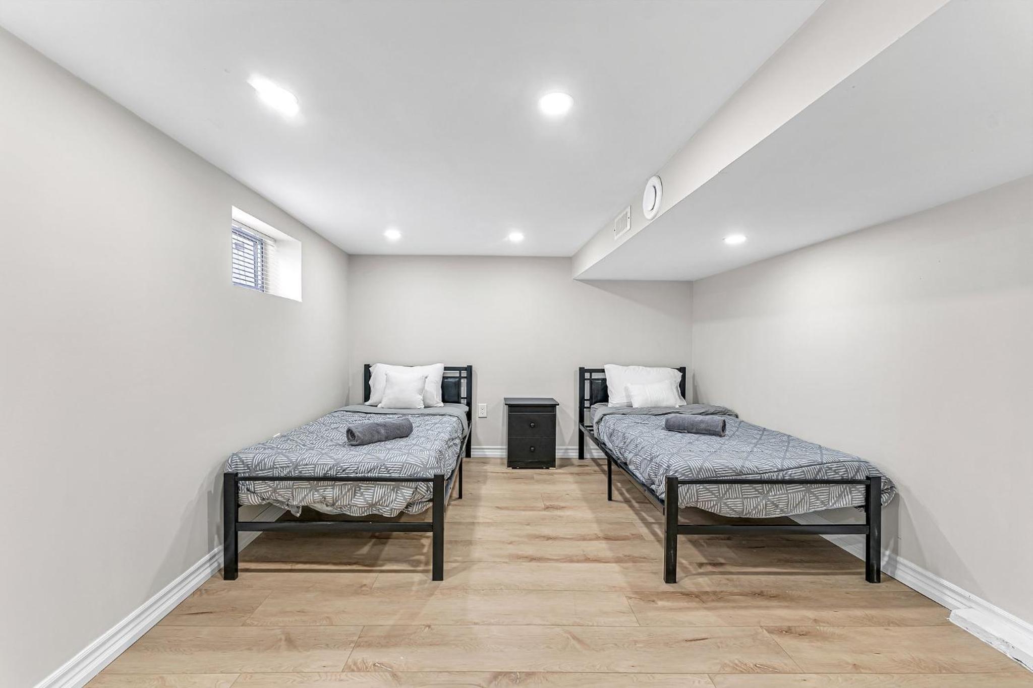 Spacious Home 5 Min Walk to Falls