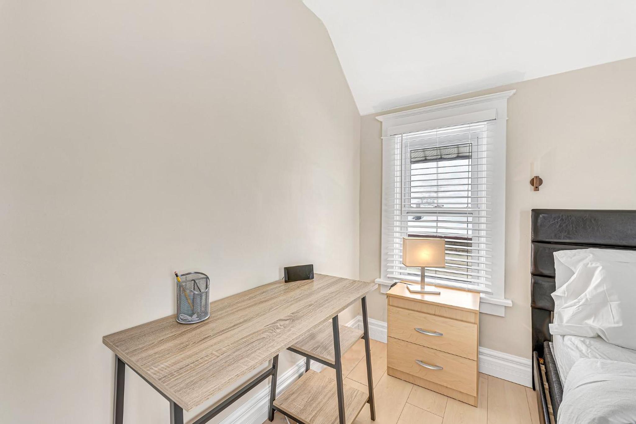 Spacious Home 5 Min Walk to Falls