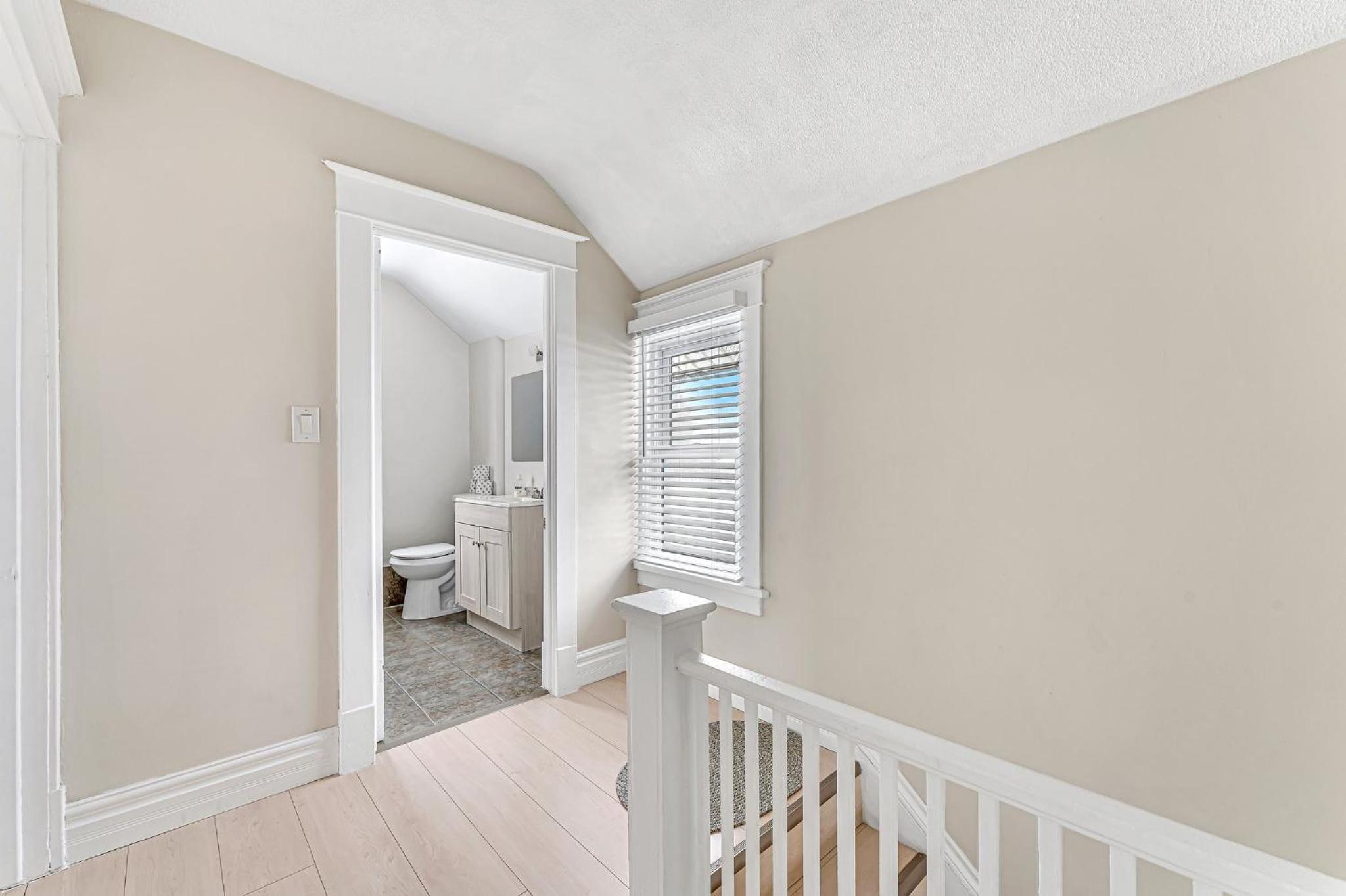 Spacious Home 5 Min Walk to Falls