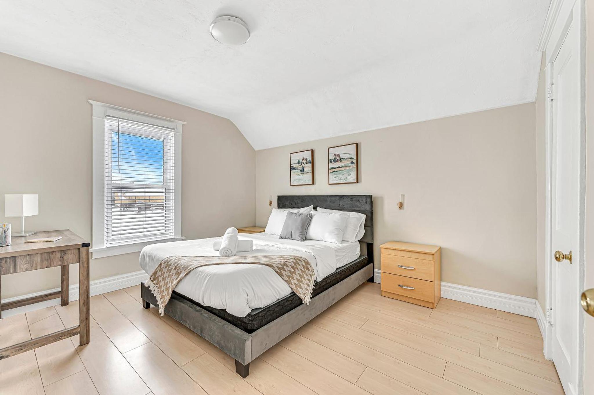 Spacious Home 5 Min Walk to Falls