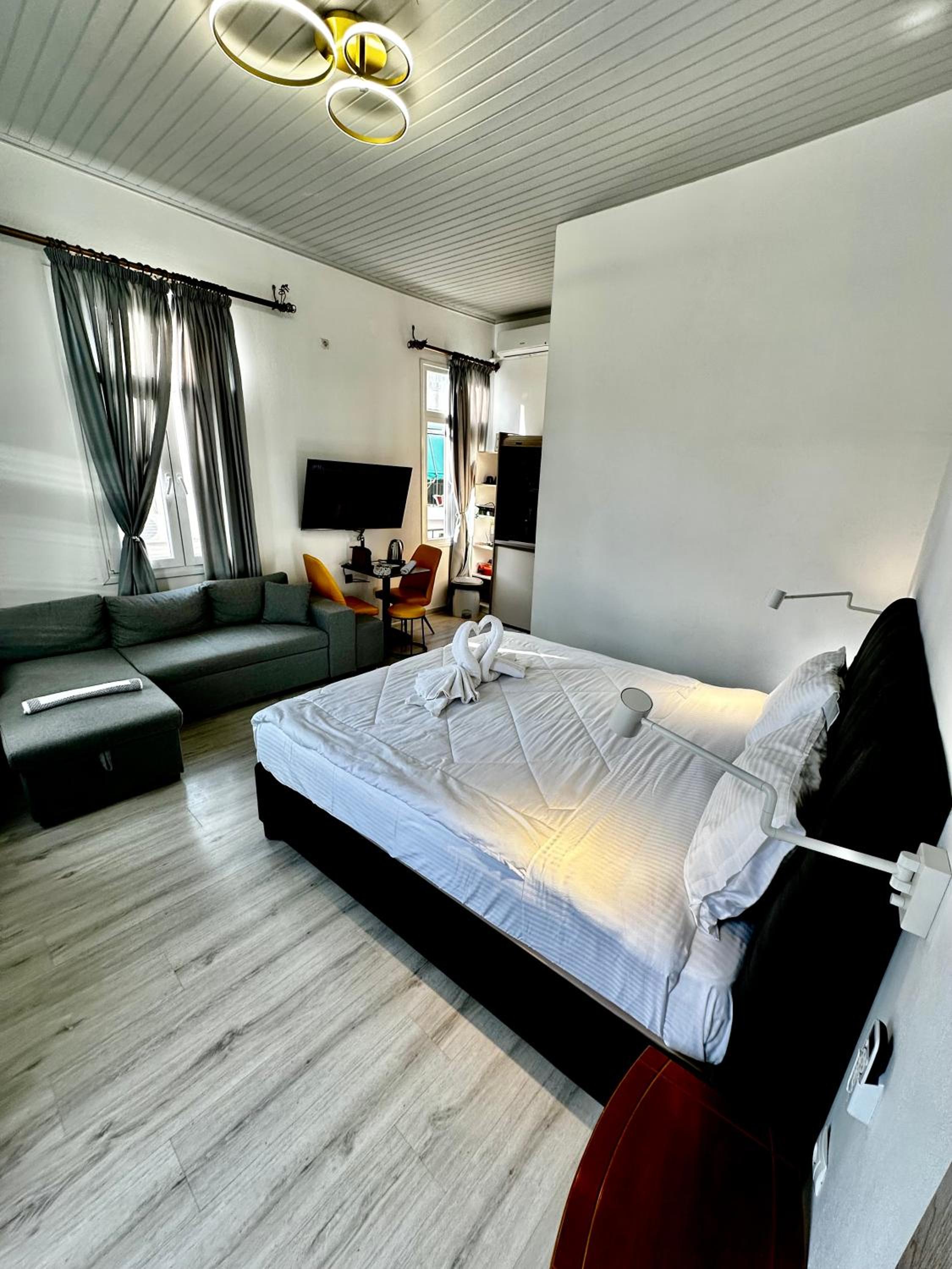 TRAVELLERS CORFU TOWN Luxury Suites, Studios & Apartments