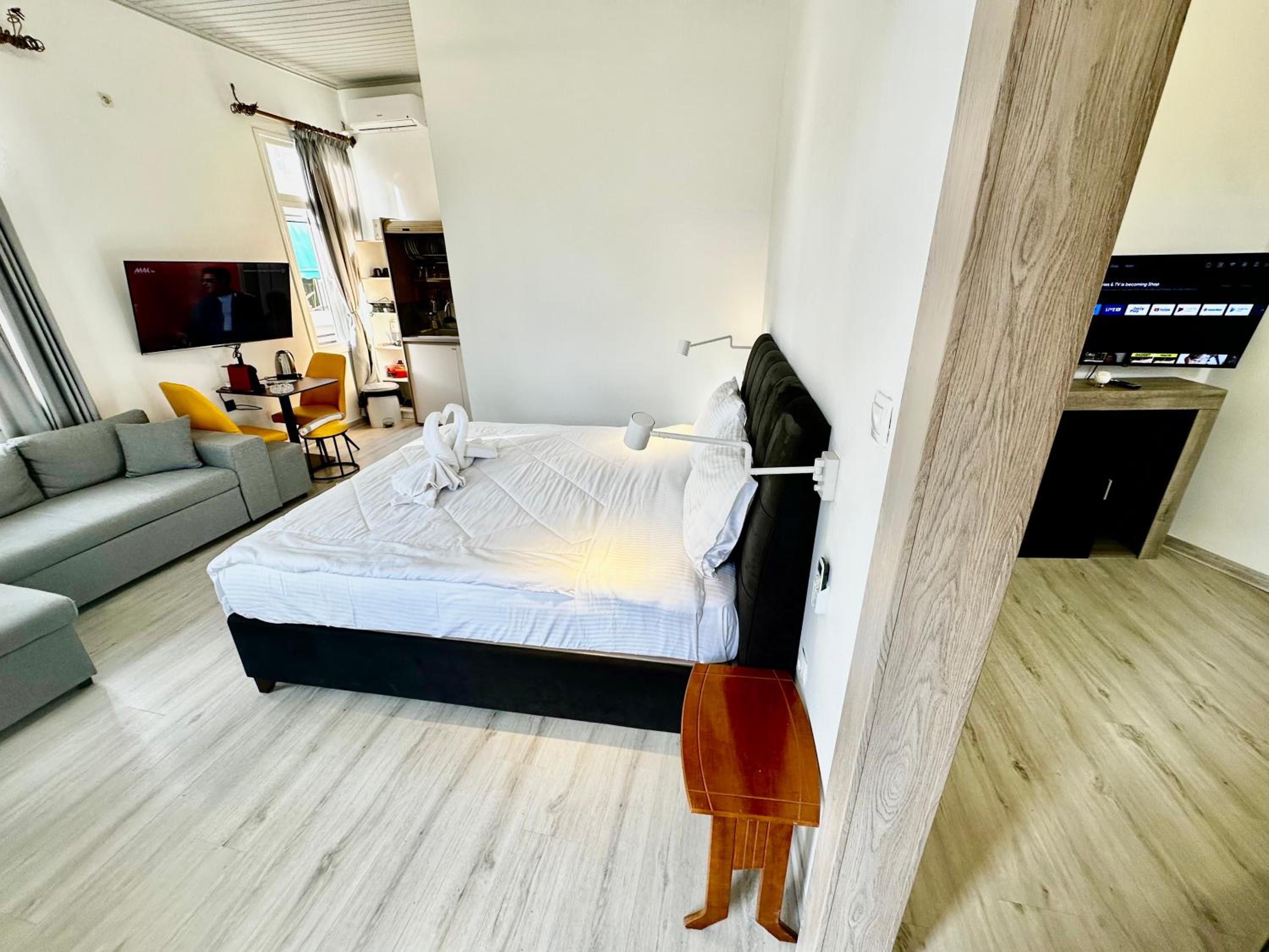 TRAVELLERS CORFU TOWN Luxury Suites, Studios & Apartments