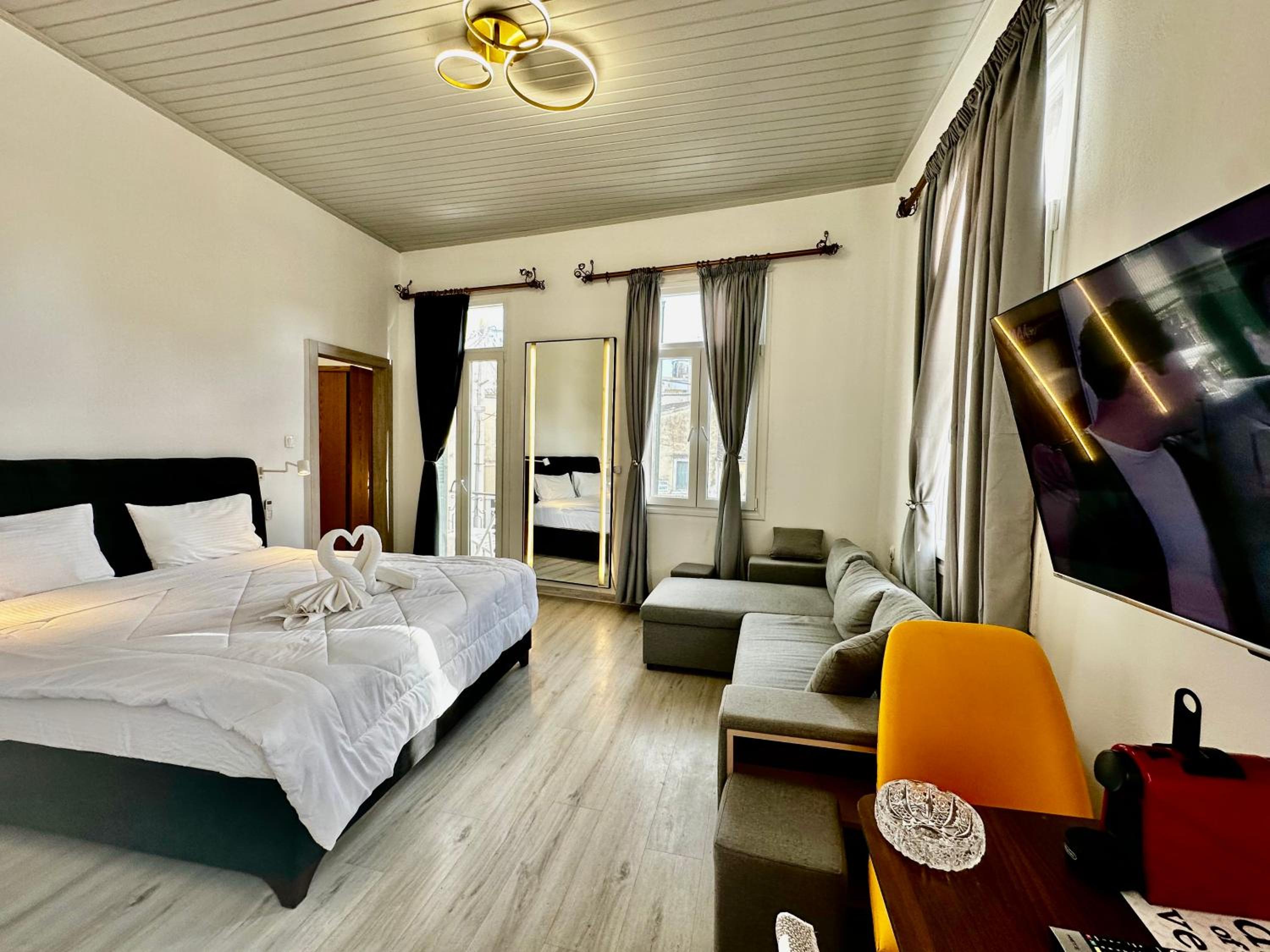TRAVELLERS CORFU TOWN Luxury Suites, Studios & Apartments