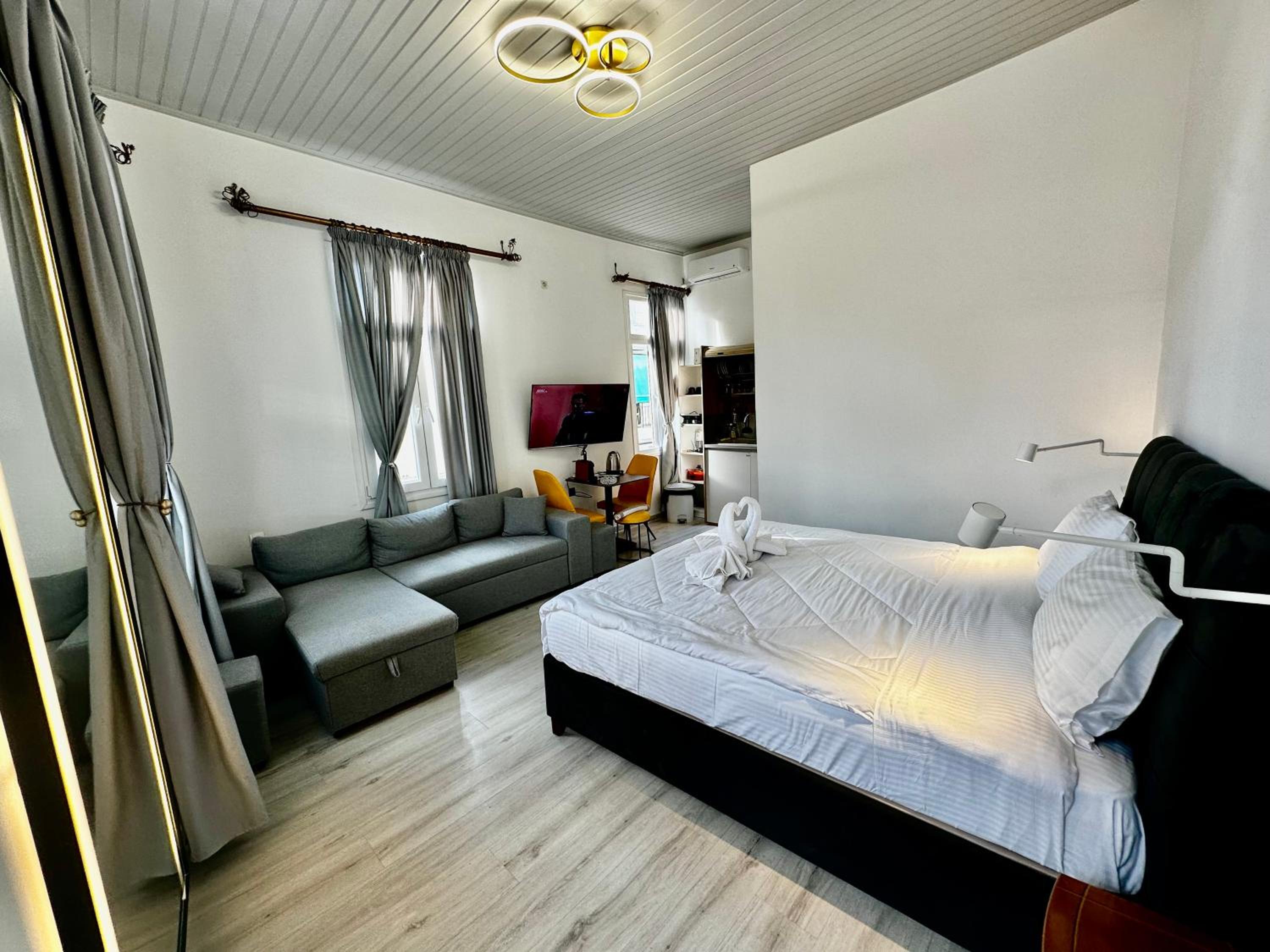 TRAVELLERS CORFU TOWN Luxury Suites, Studios & Apartments
