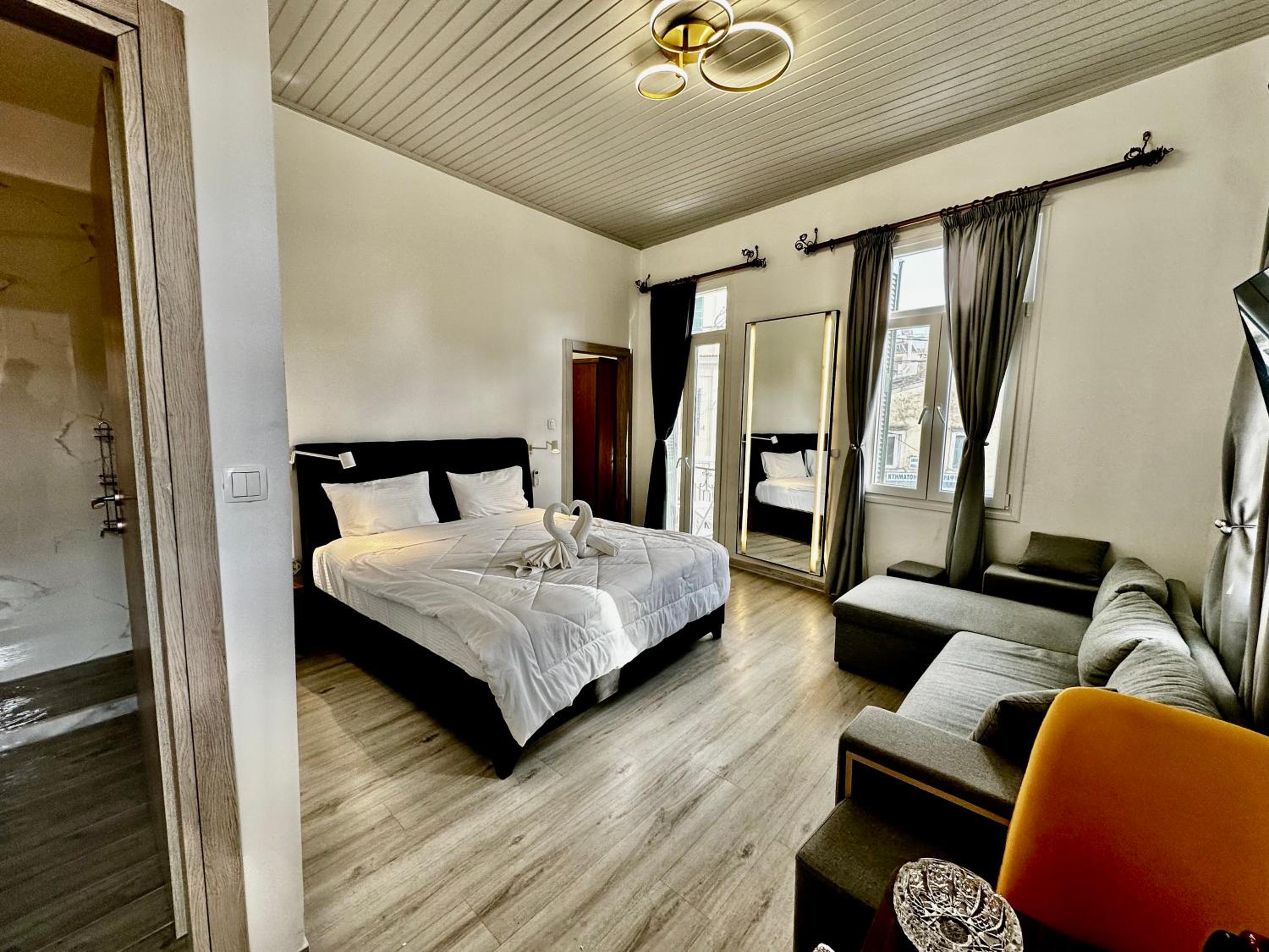 TRAVELLERS CORFU TOWN Luxury Suites, Studios & Apartments