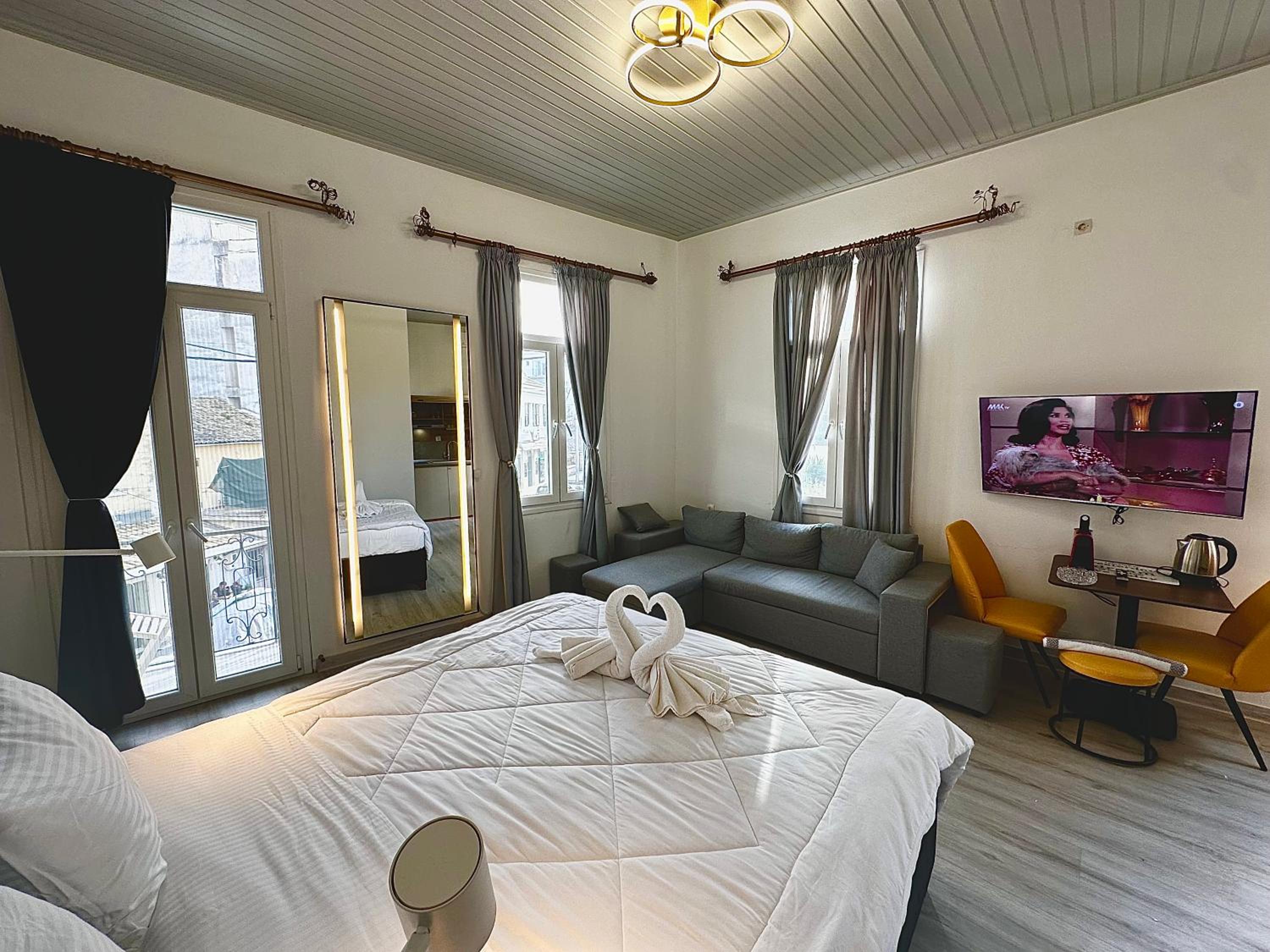 TRAVELLERS CORFU TOWN Luxury Suites, Studios & Apartments