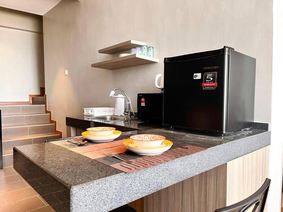 HillLand Suites
