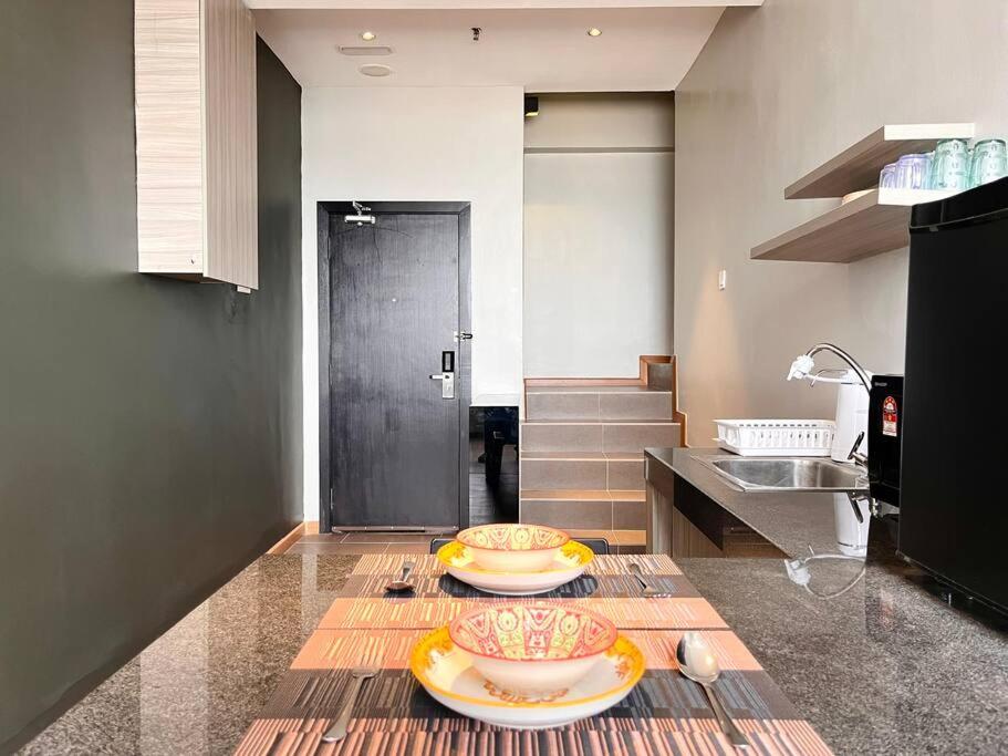 HillLand Suites