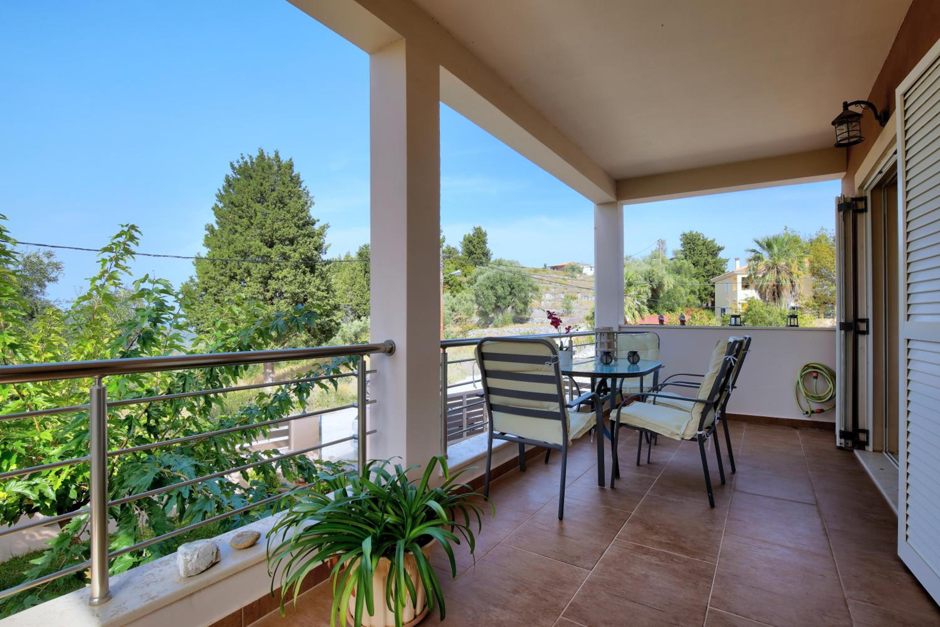 Cozy family home in Katouna