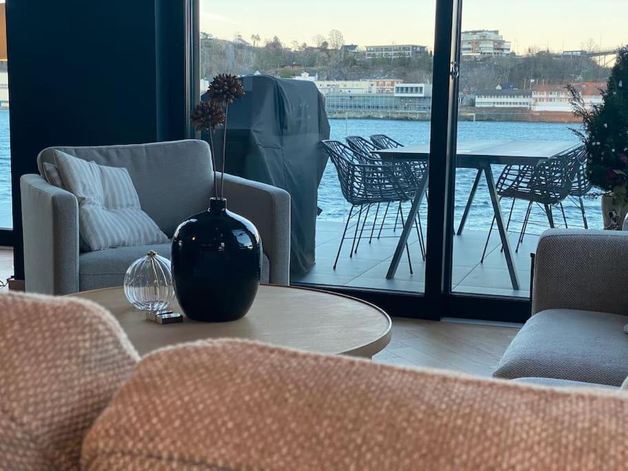 Unikt feriested med stor privat brygge view 5
