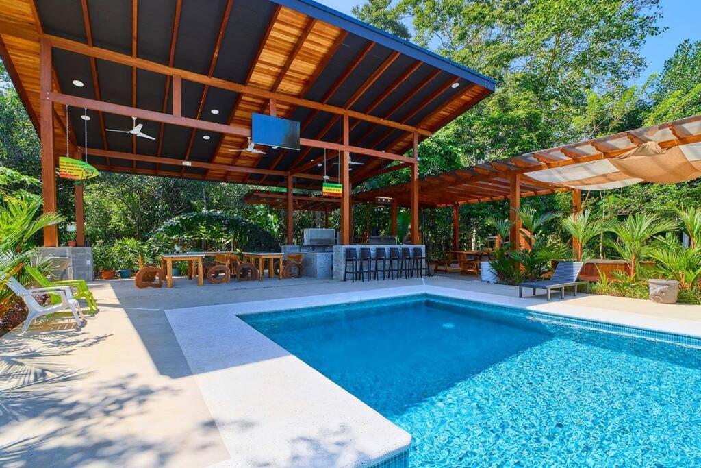 Casa Iris- Home for Family, Steps From the Beach, Pool and Yoga Deck
