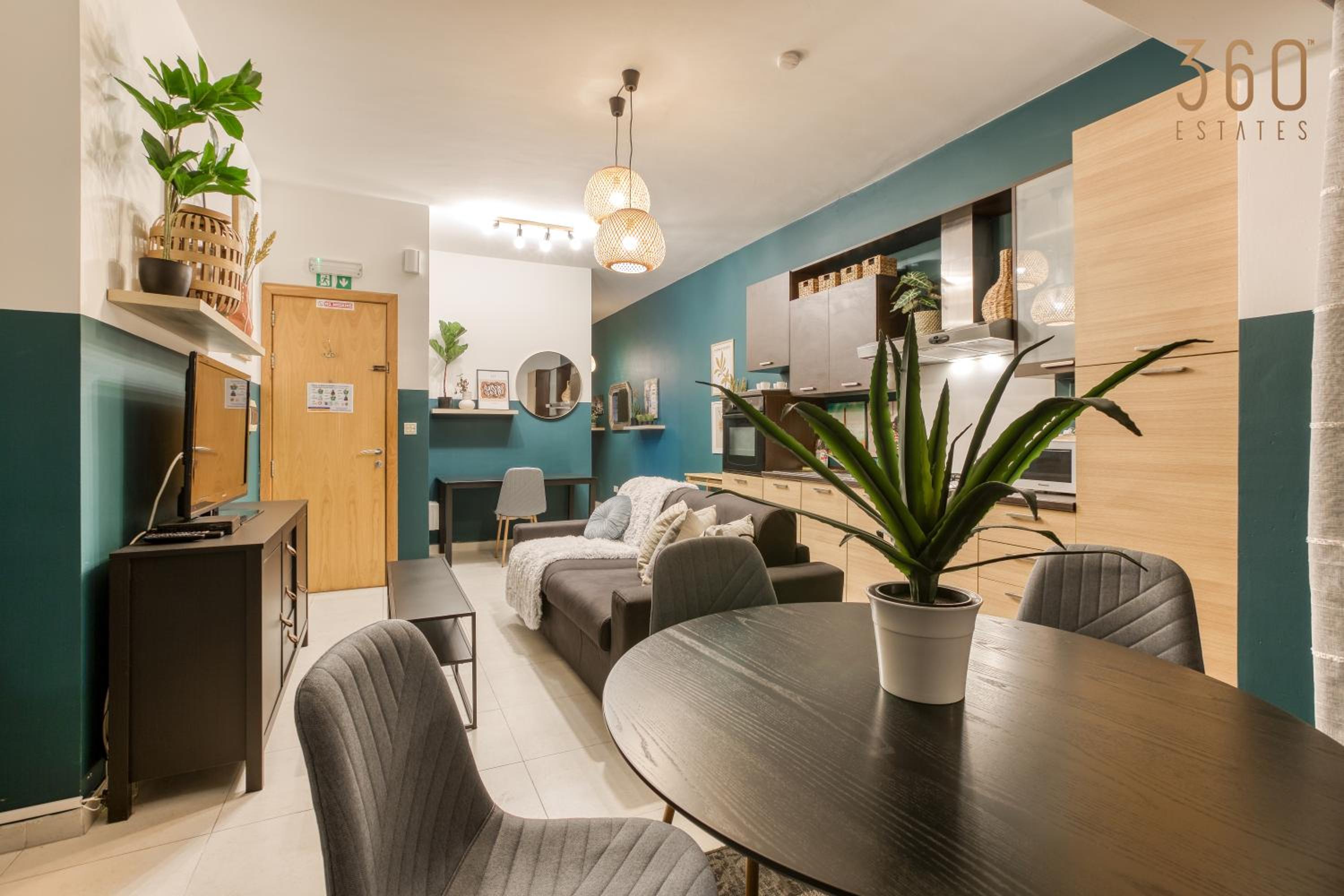 Stylish & Spacious Apt in the Heart of Paceville by 360 Estates photo 4