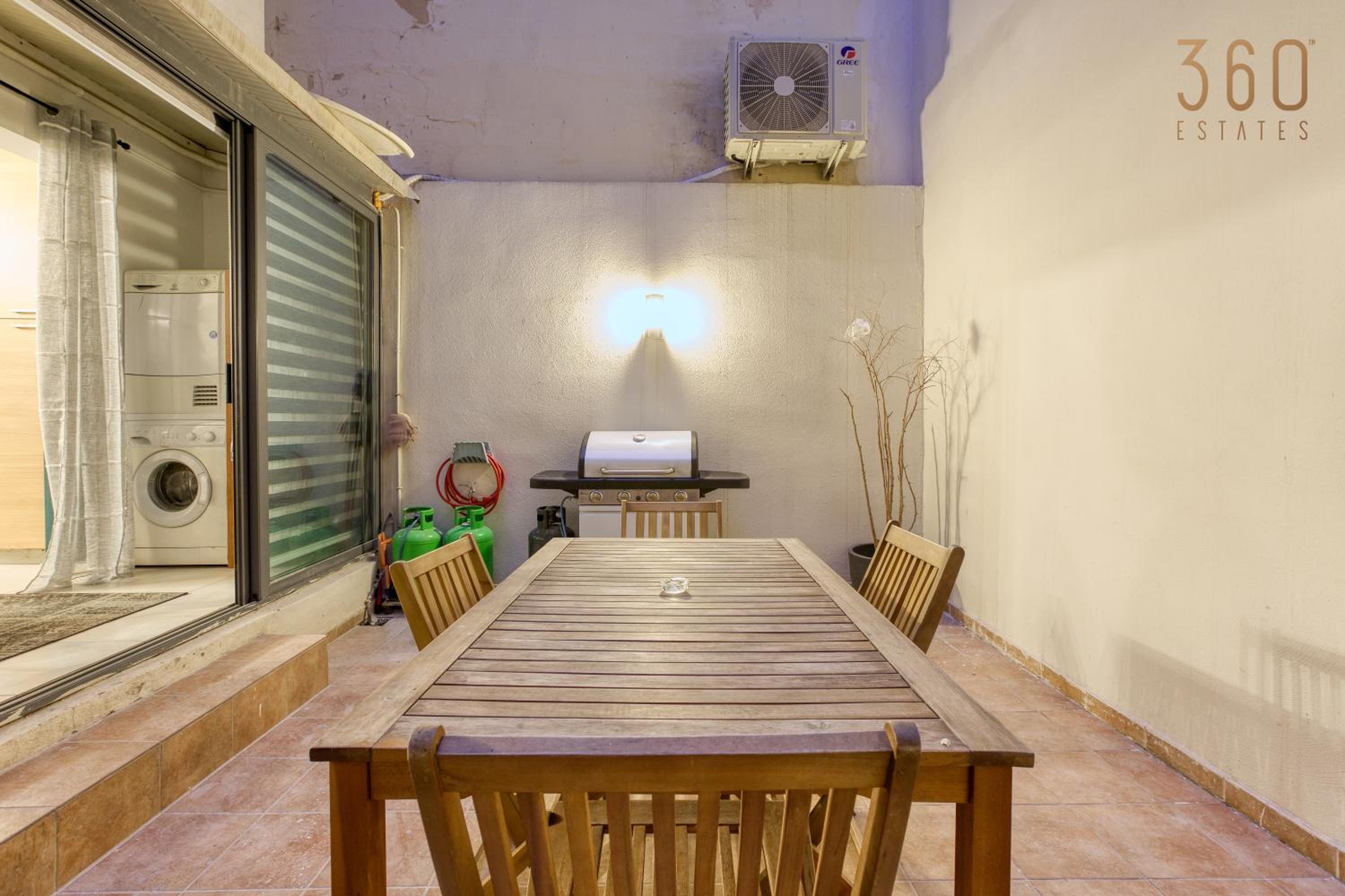 Stylish & Spacious Apt in the Heart of Paceville by 360 Estates photo 4