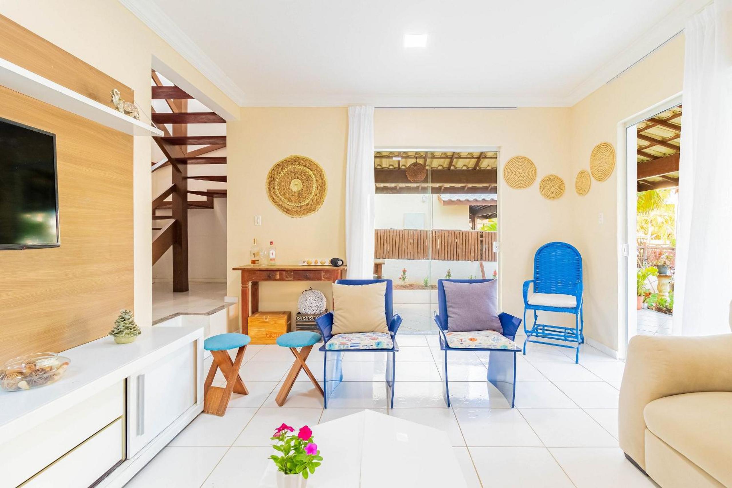 GB46 Maravilhosa Casa com 4 Suítes com Piscina Privativa em Guarajuba