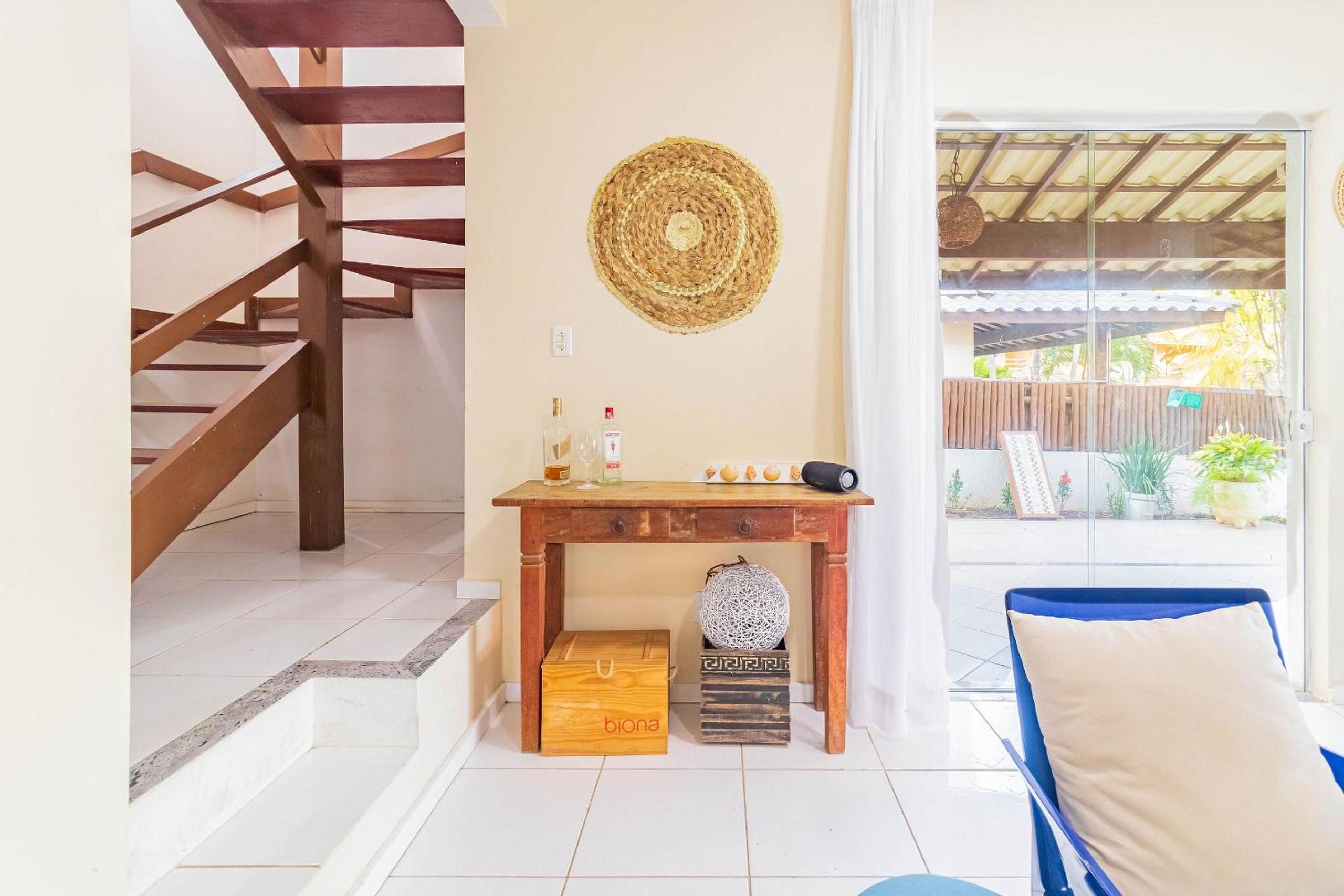 GB46 Maravilhosa Casa com 4 Suítes com Piscina Privativa em Guarajuba