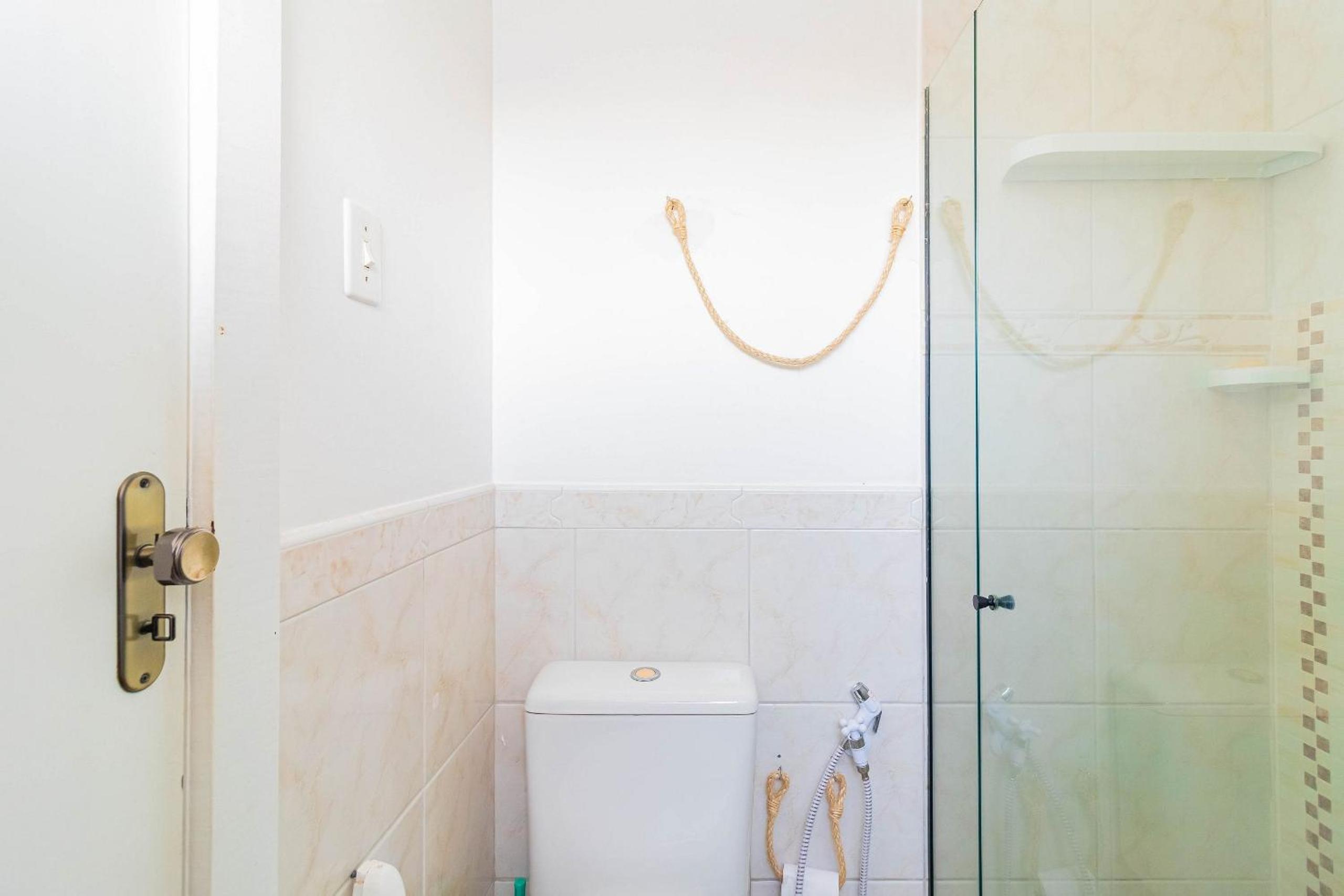 GB46 Maravilhosa Casa com 4 Suítes com Piscina Privativa em Guarajuba