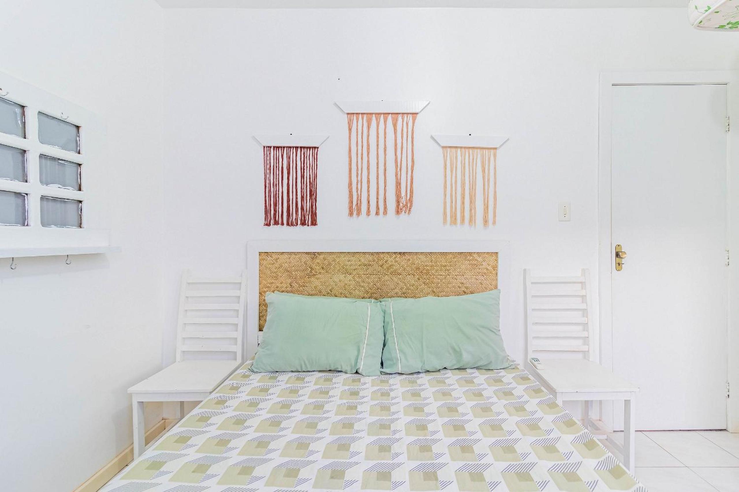 GB46 Maravilhosa Casa com 4 Suítes com Piscina Privativa em Guarajuba