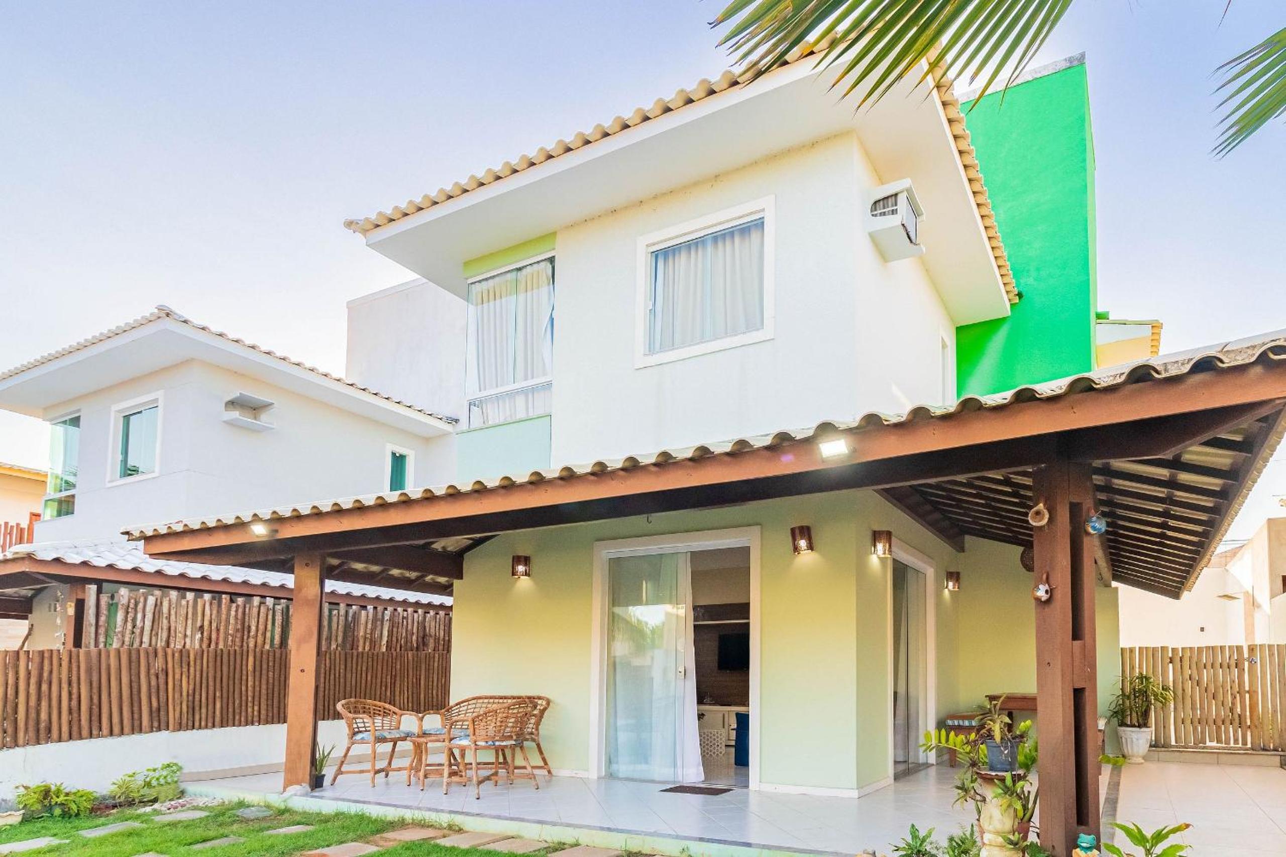 GB46 Maravilhosa Casa com 4 Suítes com Piscina Privativa em Guarajuba