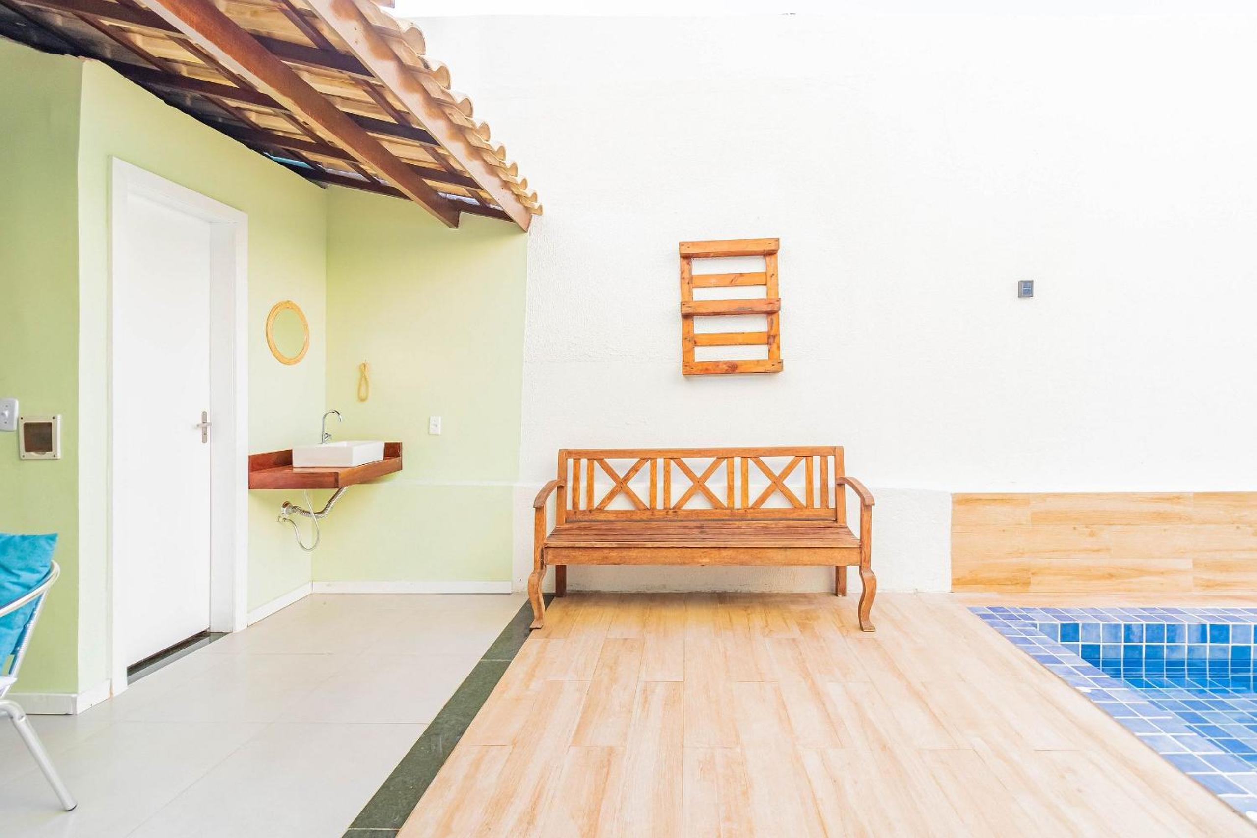 GB46 Maravilhosa Casa com 4 Suítes com Piscina Privativa em Guarajuba