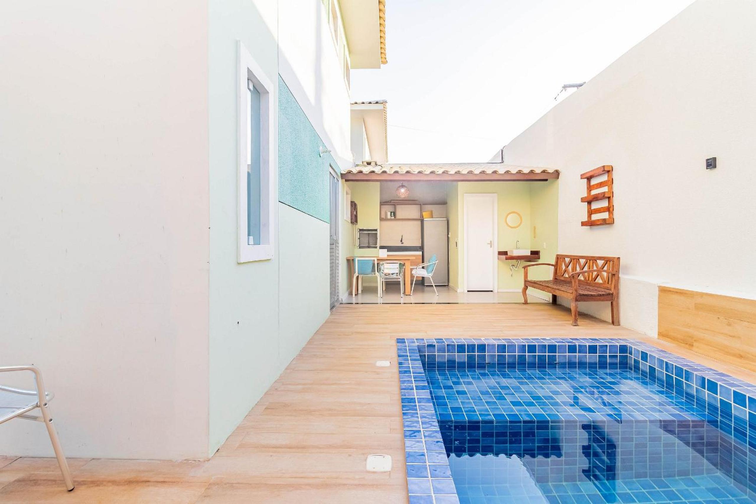 GB46 Maravilhosa Casa com 4 Suítes com Piscina Privativa em Guarajuba